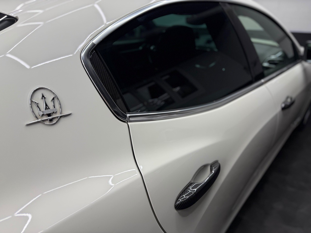 MASERATI Ghibli S Q4 3.0 V6 | Full Carbon Interieur & Exterieur | 360 Kamera | Harman/Kardon | Panoramadach-image-17