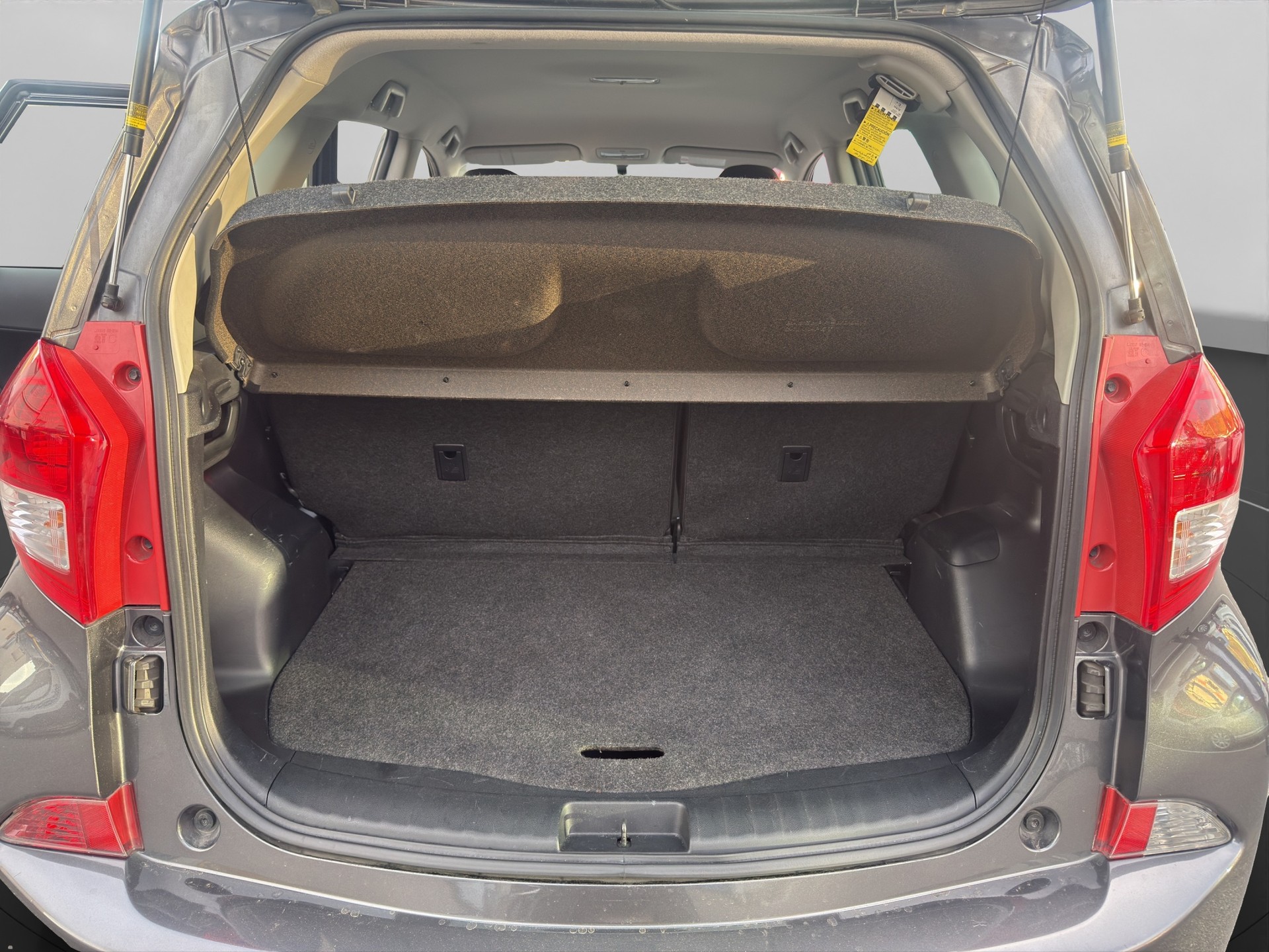 SUBARU Trezia 1.4D Swiss Automatic-image-12