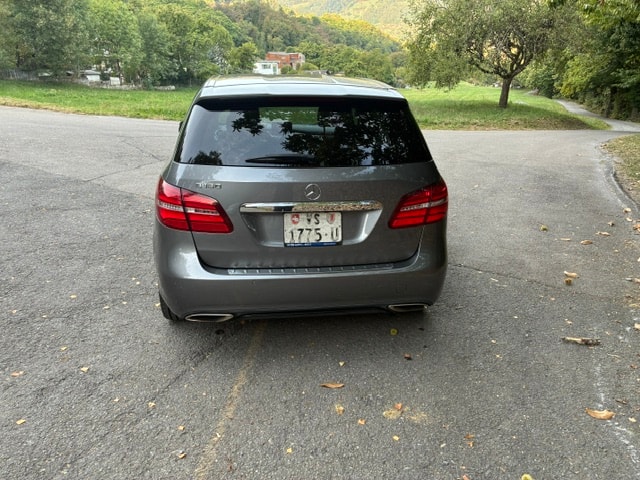 MERCEDES-BENZ B 180 7G-DCT-image-2