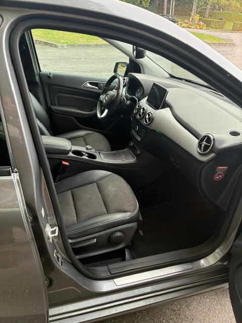 MERCEDES-BENZ B 180 7G-DCT-image-3