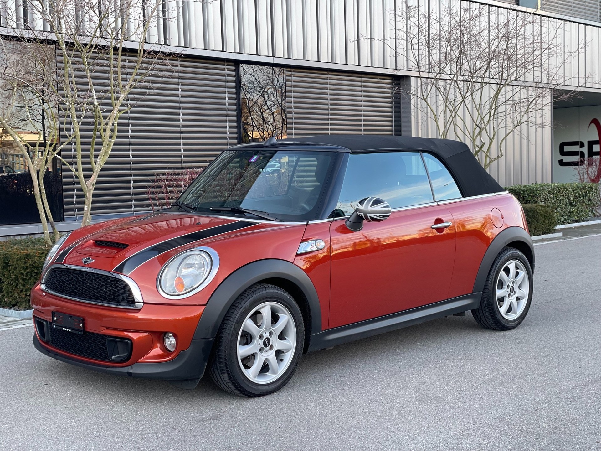 MINI Cooper S Cabriolet-image-0