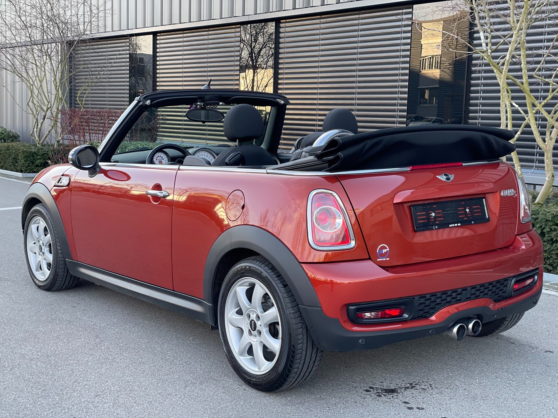 MINI Cooper S Cabriolet-image-1