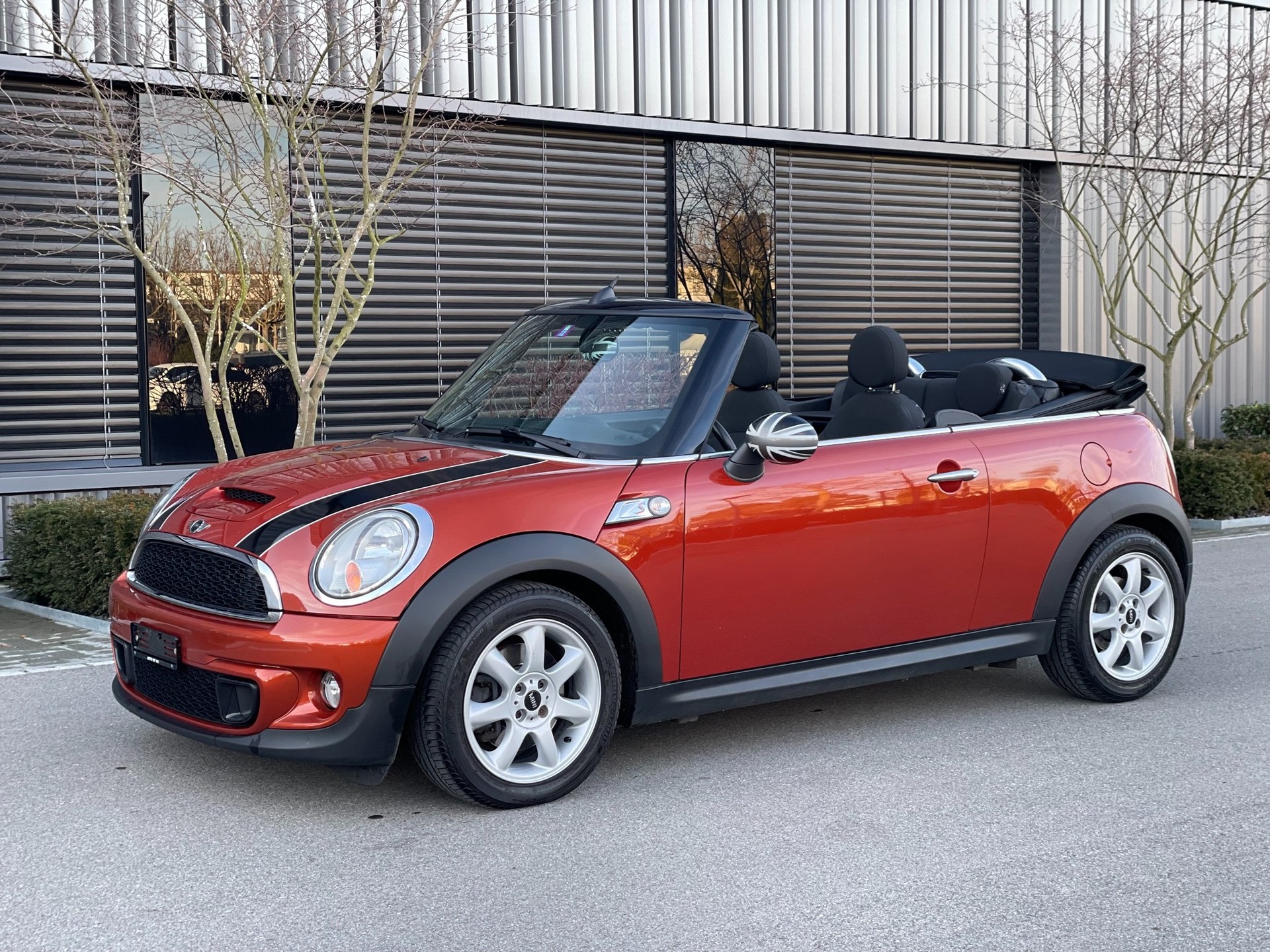 MINI Cooper S Cabriolet-image-2