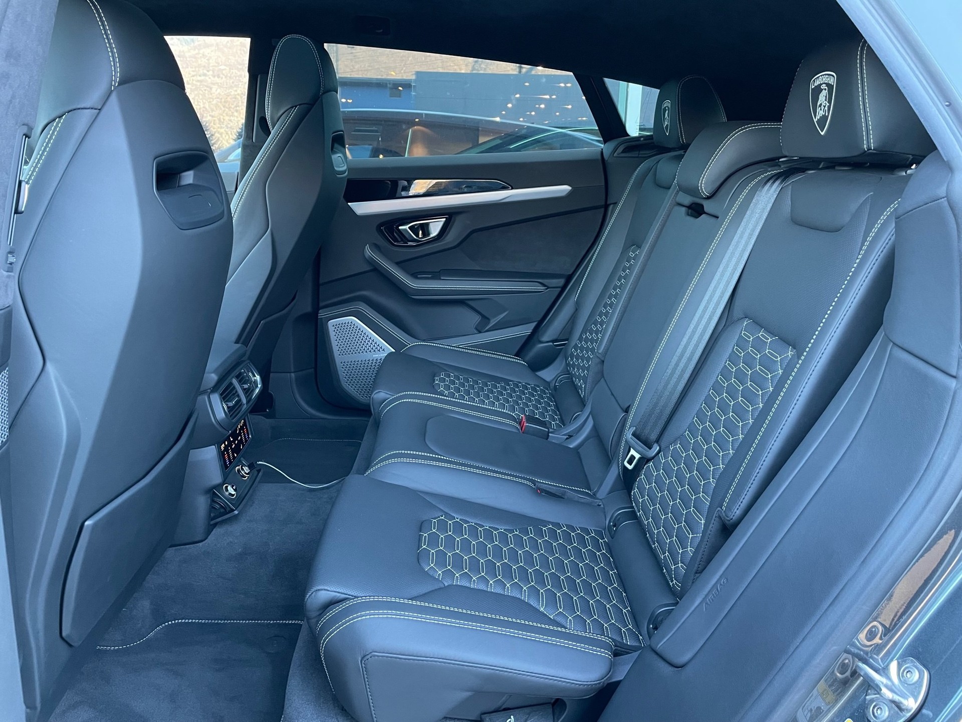 LAMBORGHINI Urus E-Gear-image-9