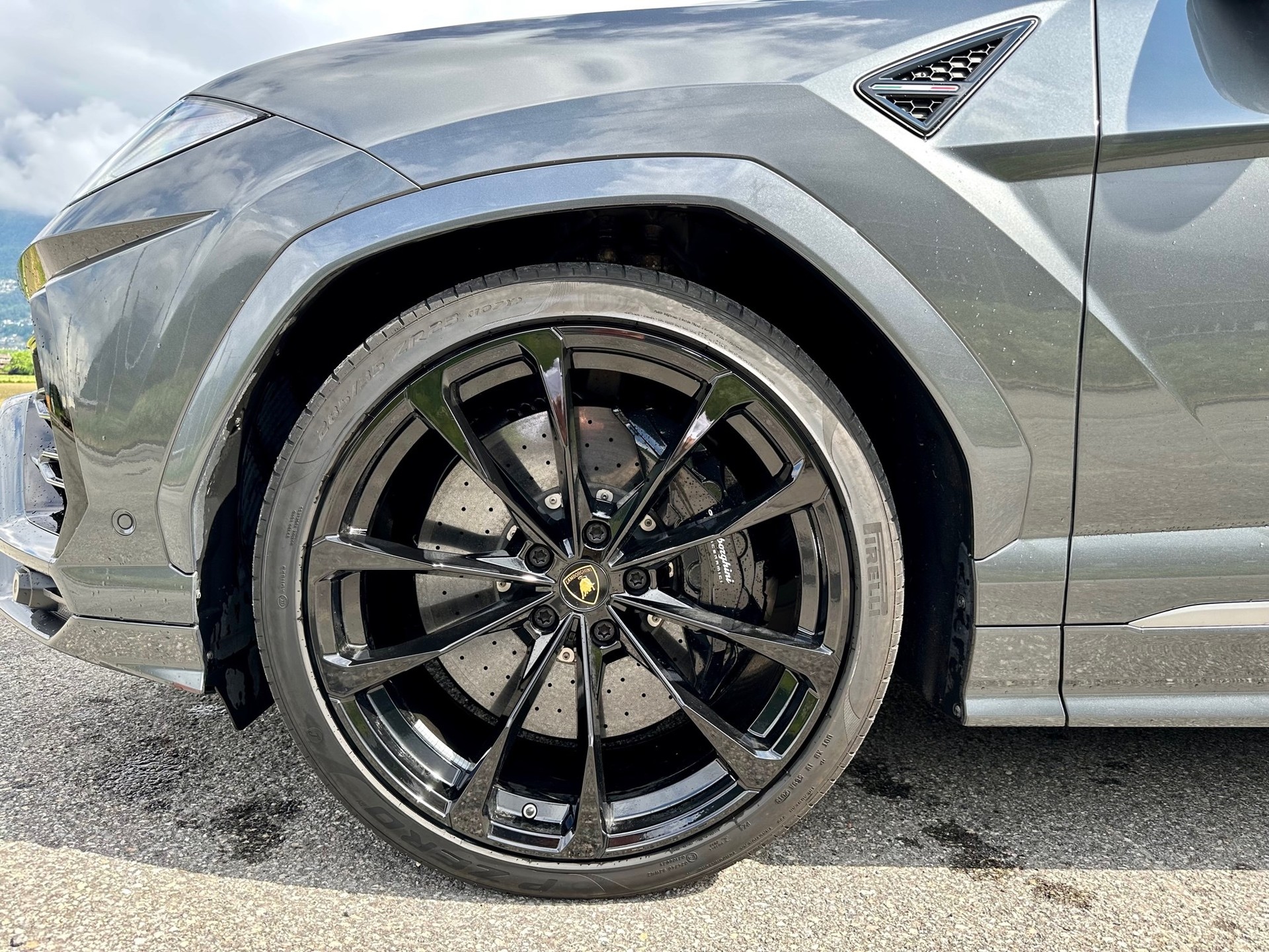 LAMBORGHINI Urus E-Gear-image-4