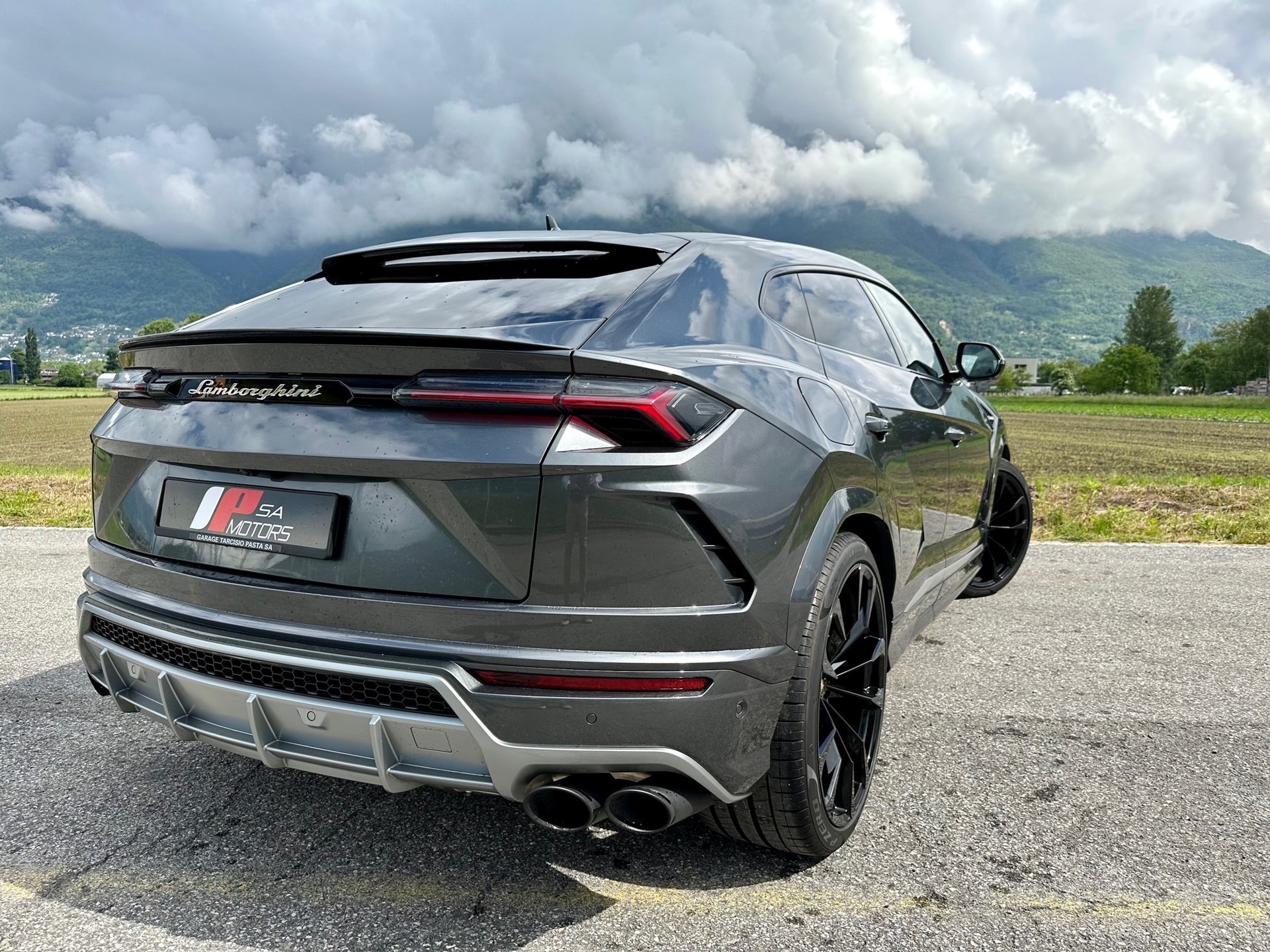 LAMBORGHINI Urus E-Gear-image-2