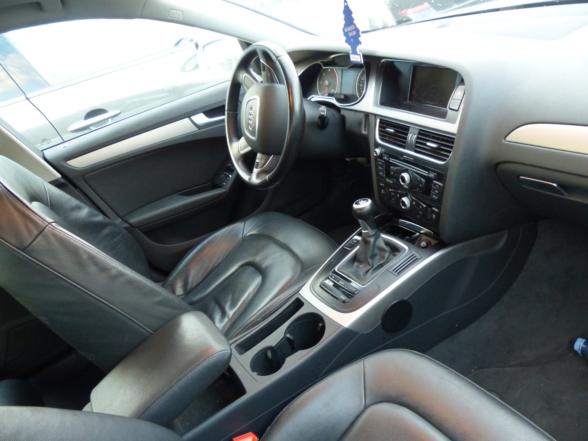 AUDI A4 Avant 2.0 TDIe-image-9