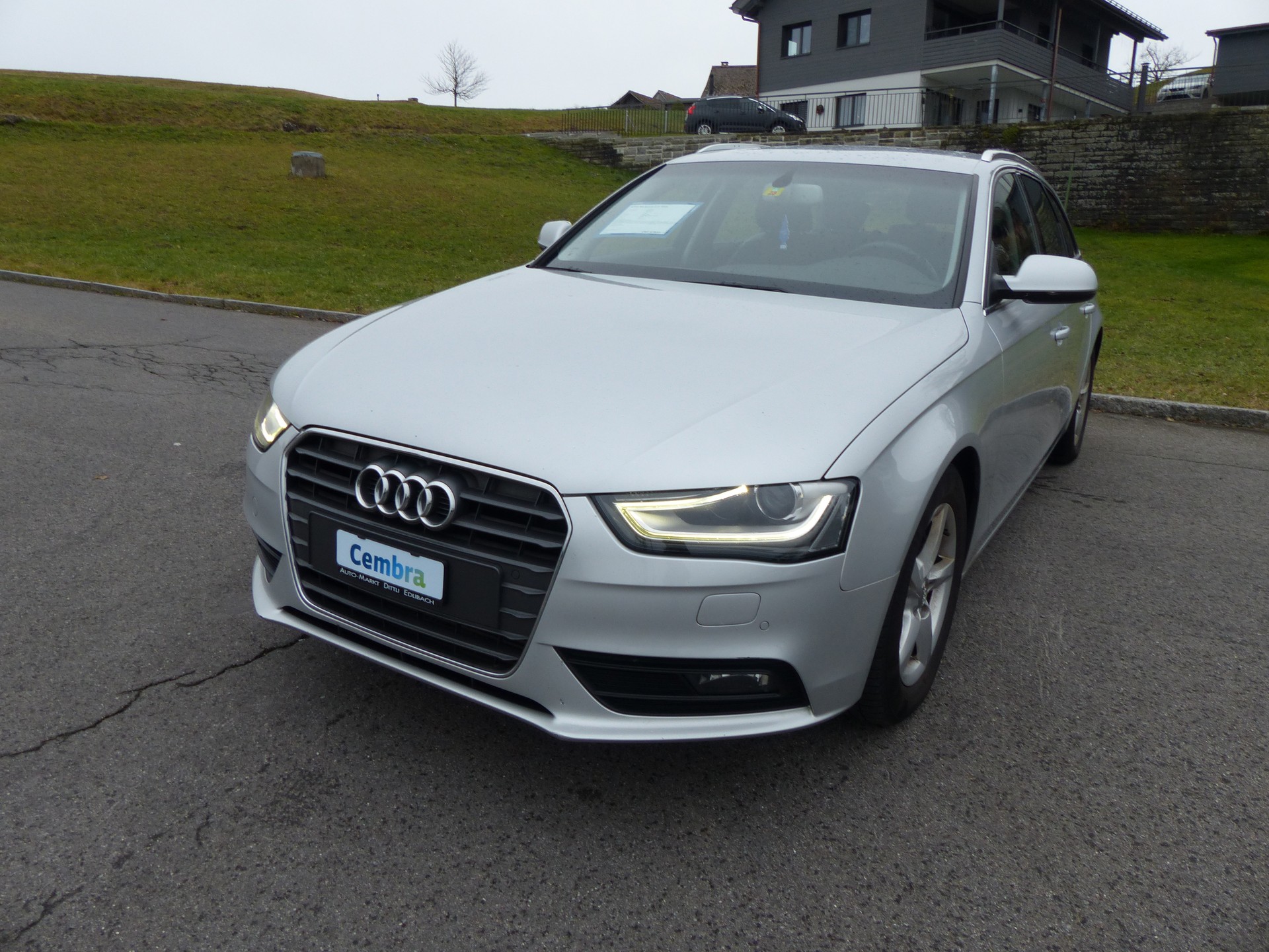 AUDI A4 Avant 2.0 TDIe-image-2