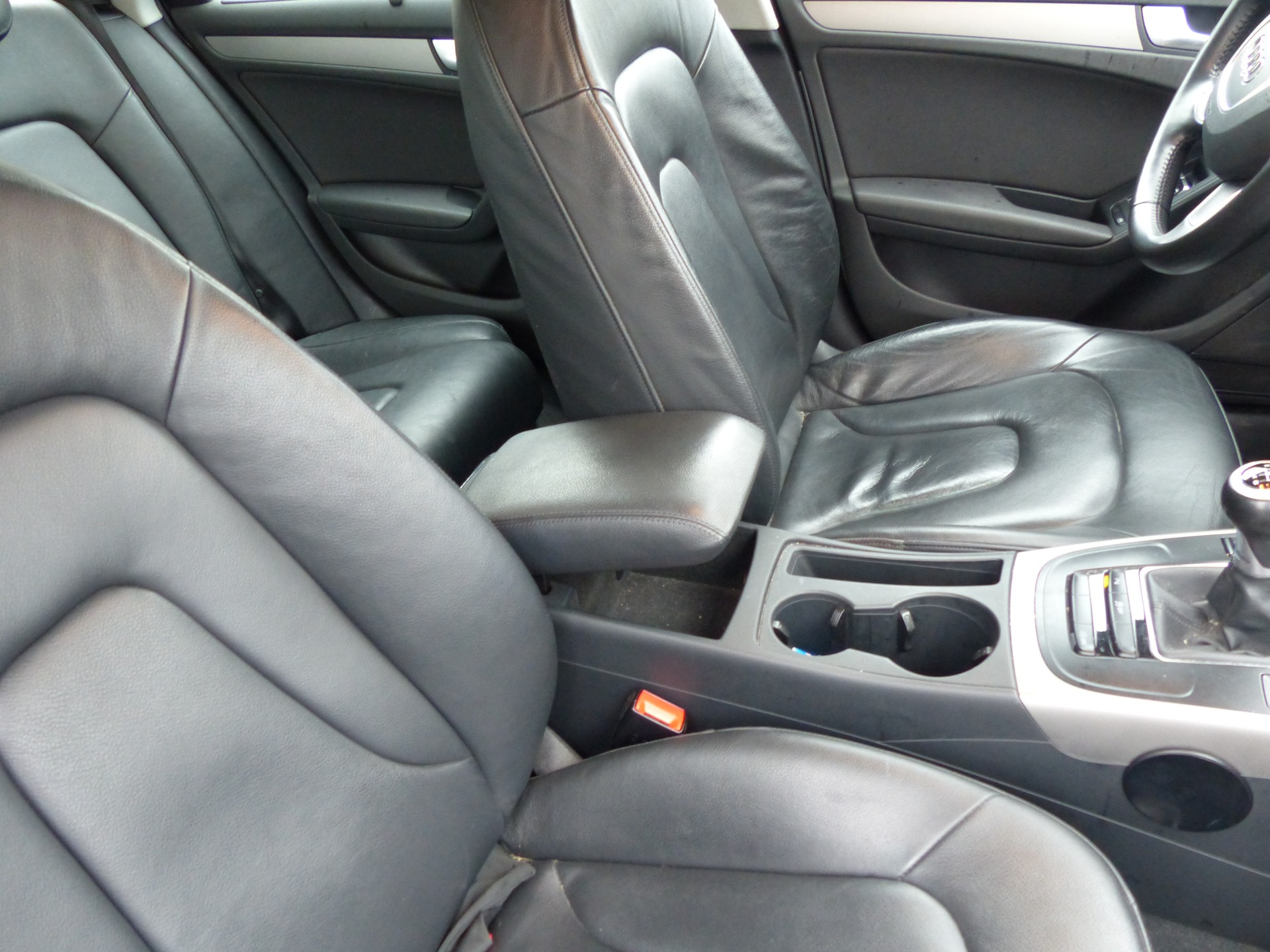 AUDI A4 Avant 2.0 TDIe-image-17