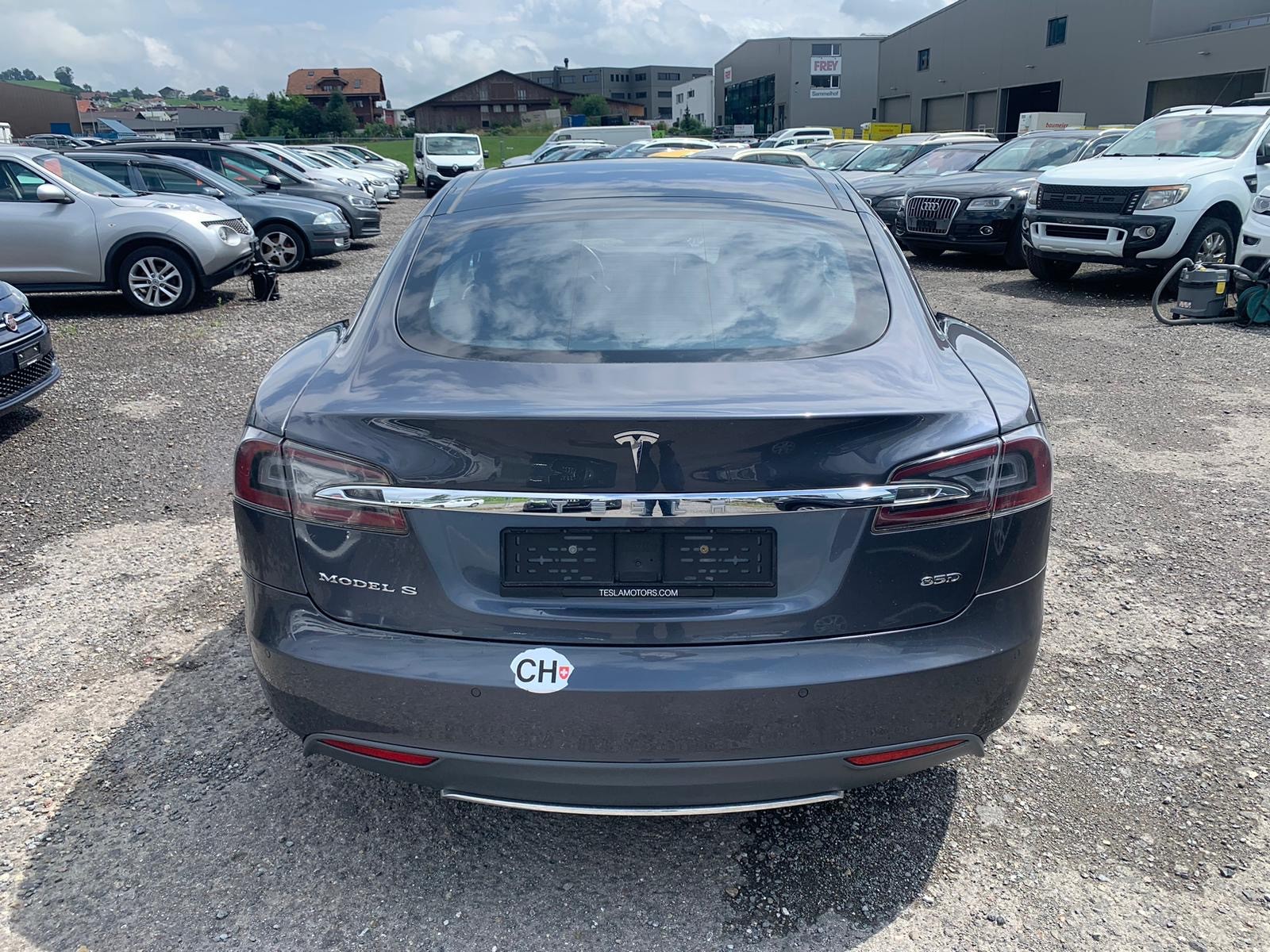TESLA Model S 85 D-image-3