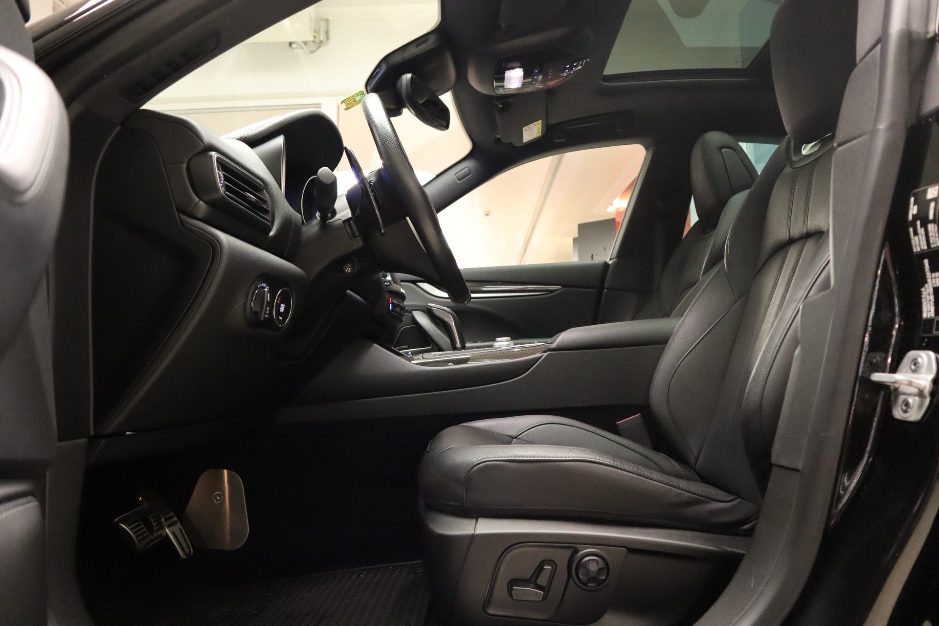 MASERATI Levante S 3.0 V6 Nerissimo Automatica-image-9