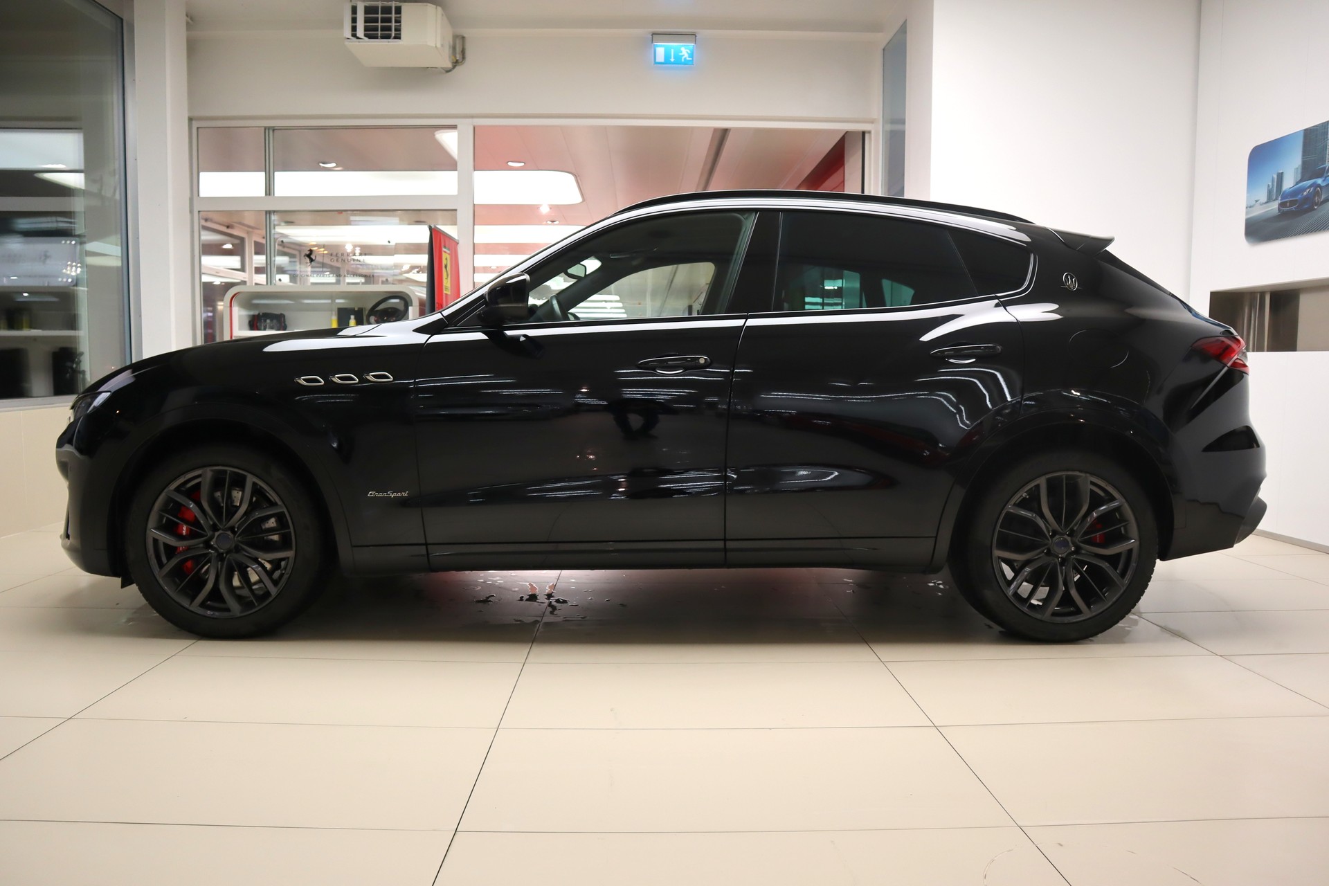MASERATI Levante S 3.0 V6 Nerissimo Automatica-image-7