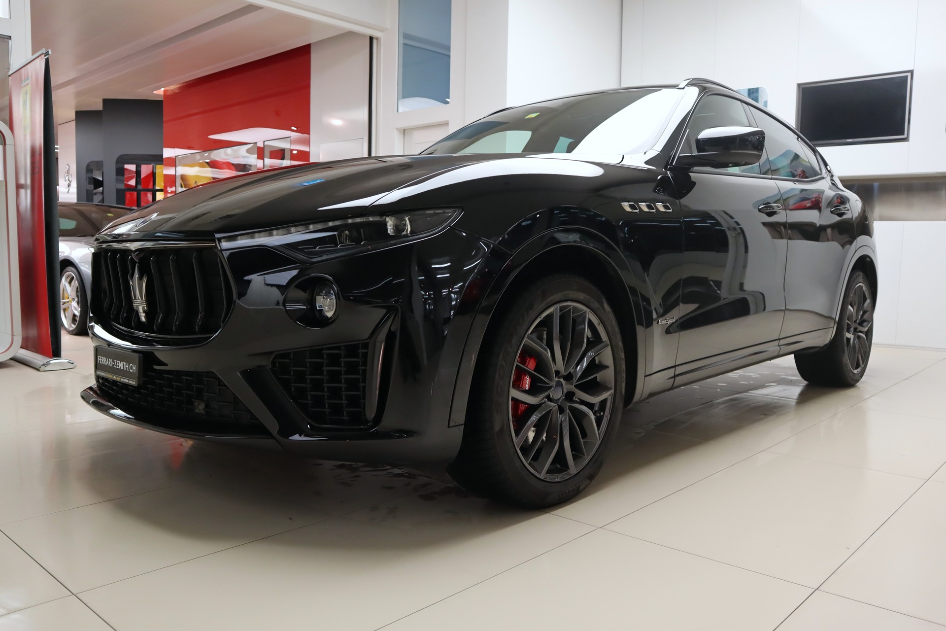 MASERATI Levante S 3.0 V6 Nerissimo Automatica-image-0