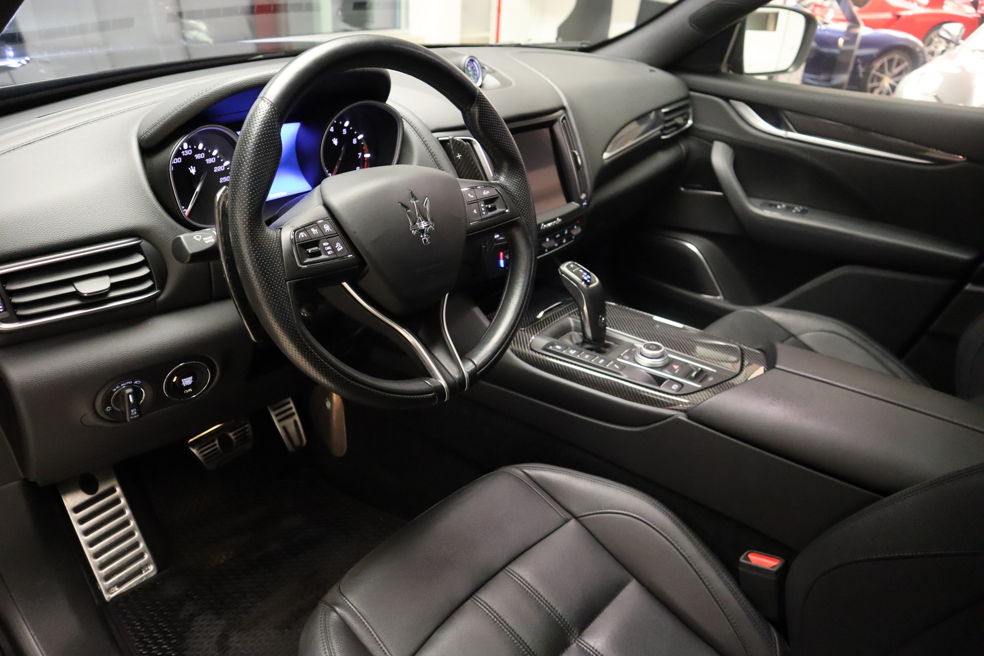 MASERATI Levante S 3.0 V6 Nerissimo Automatica-image-8