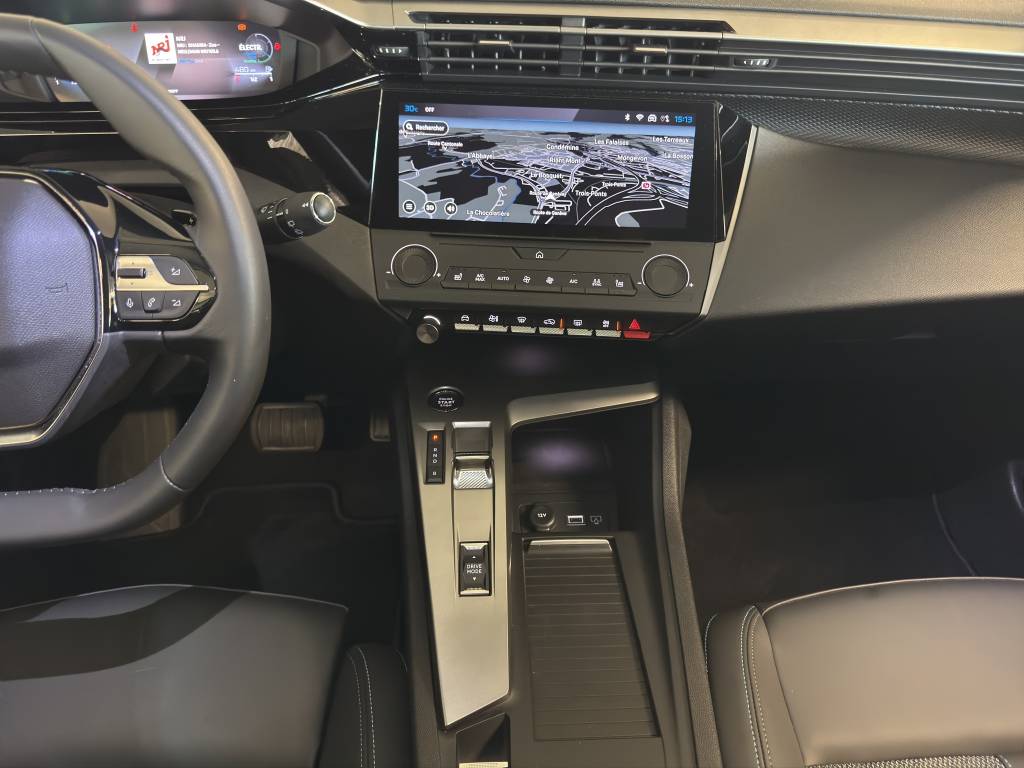 PEUGEOT 308 SW 1.6 PHEV 180 Active-image-6