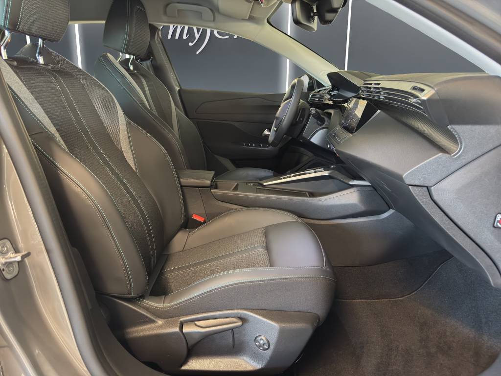 PEUGEOT 308 SW 1.6 PHEV 180 Active-image-10
