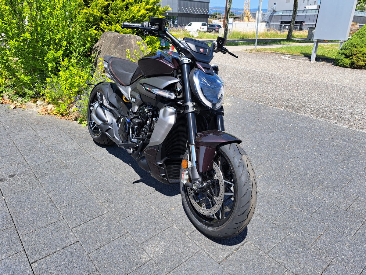 DUCATI X Diavel V4