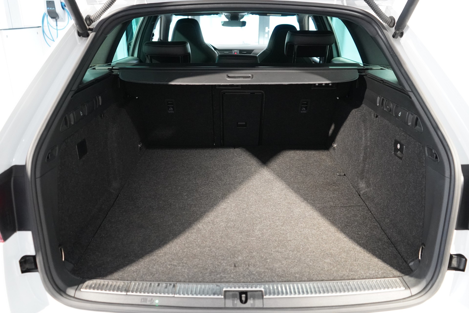 SKODA Superb 1.4 TSI Sport Line PHEV DSG / CH - Fahrzeug-image-4
