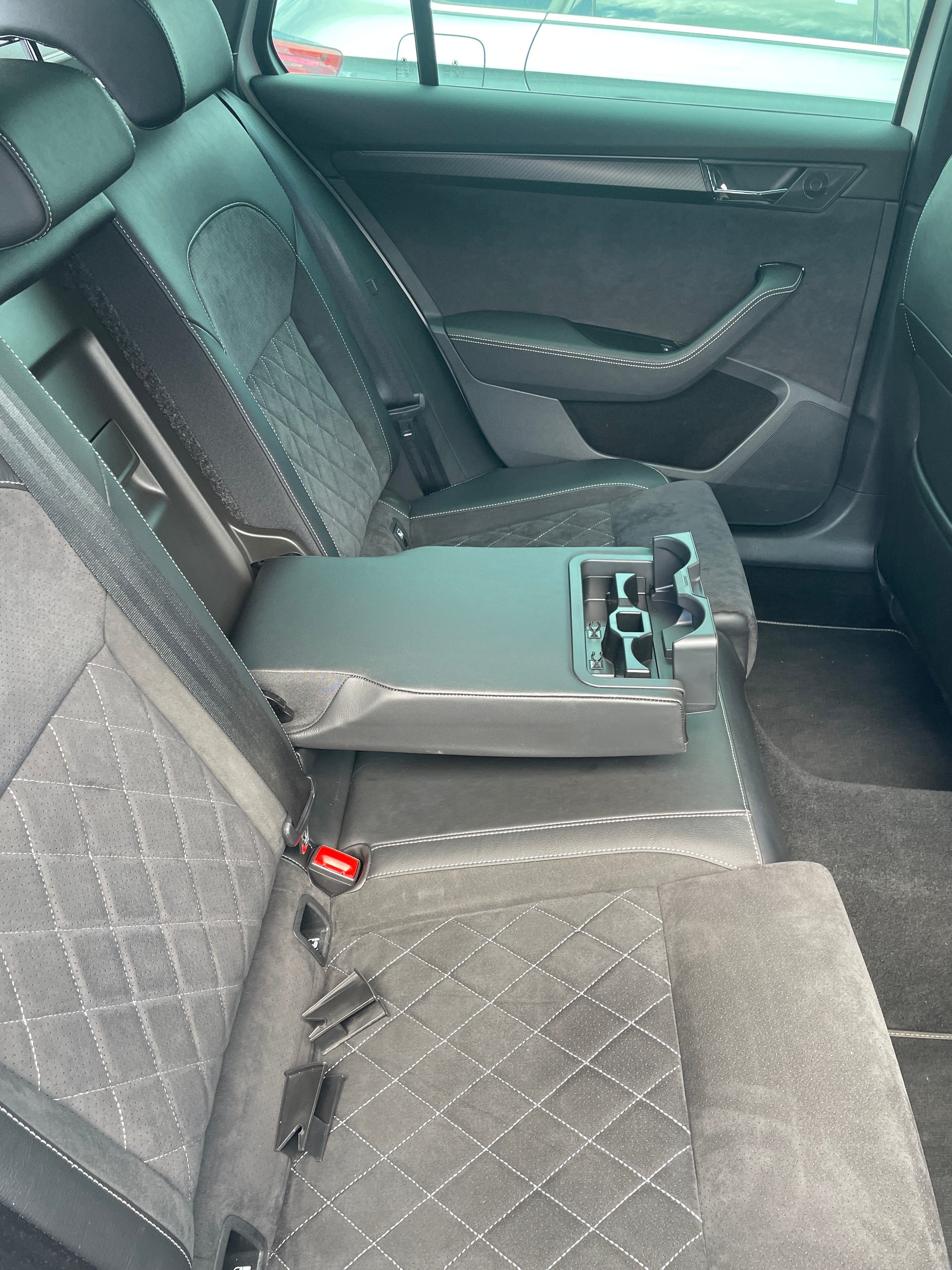 SKODA Superb 1.4 TSI Sport Line PHEV DSG / CH - Fahrzeug-image-19
