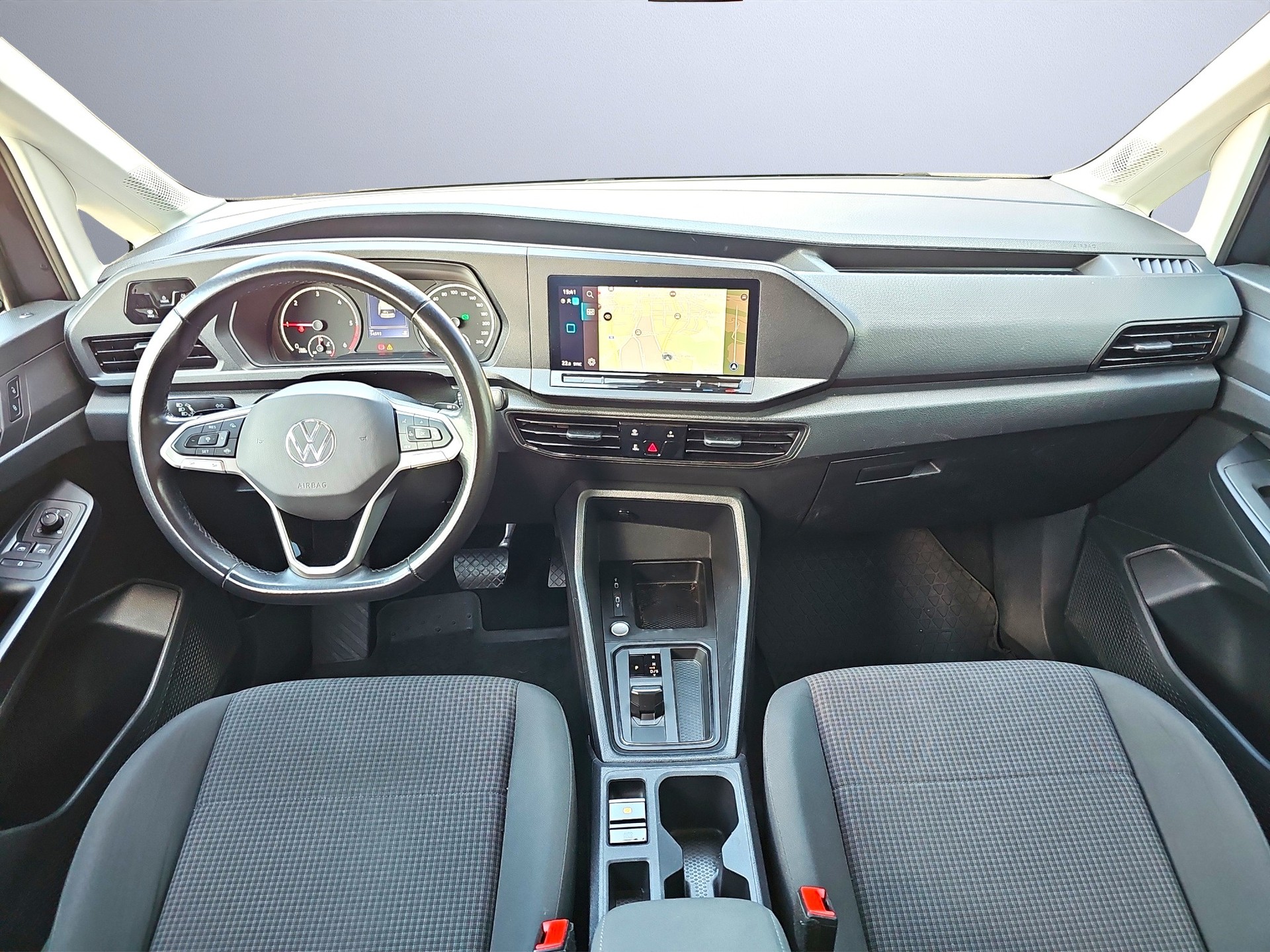 VW Caddy 2.0 TDI DSG-image-9
