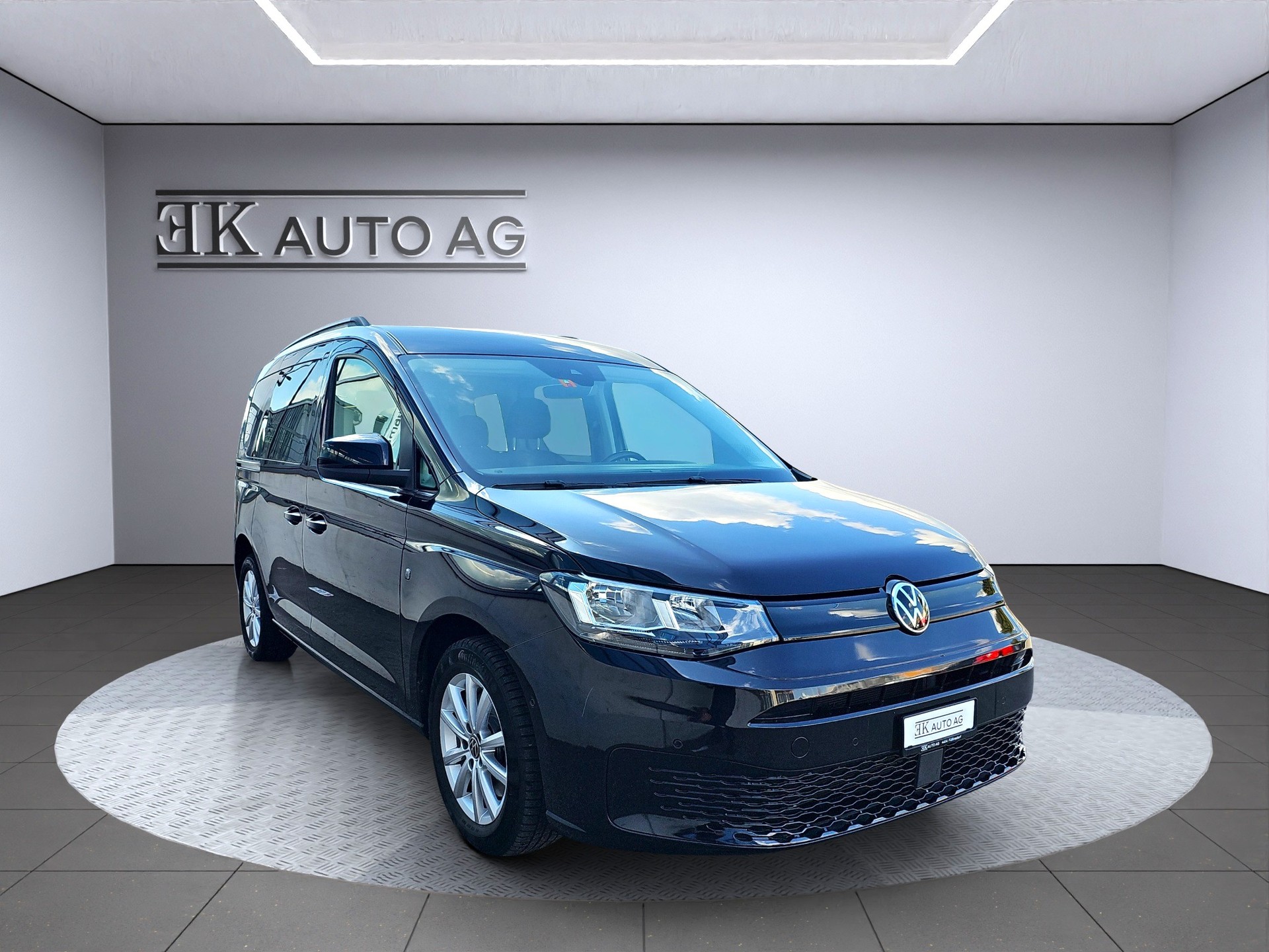 VW Caddy 2.0 TDI DSG-image-5