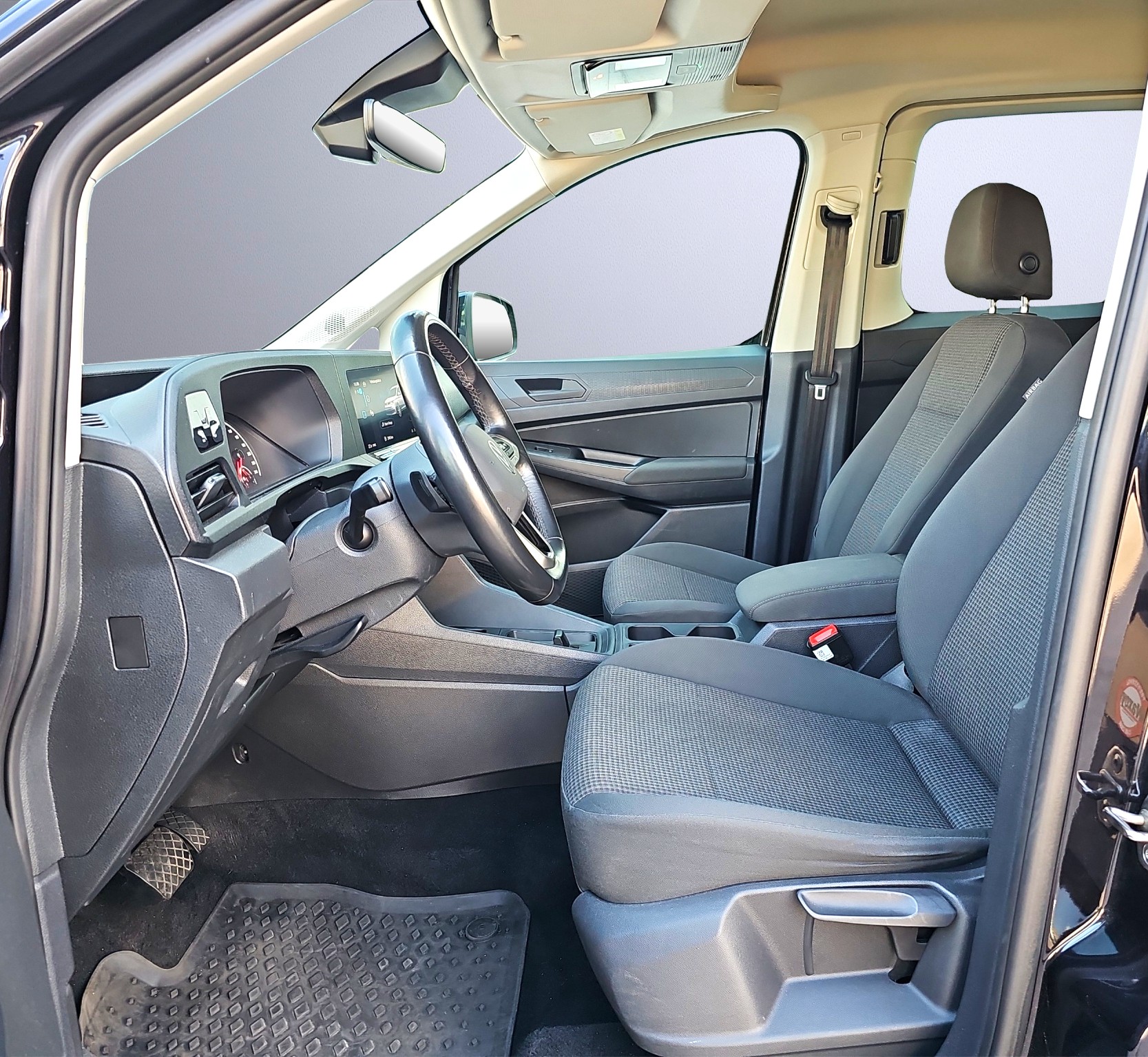 VW Caddy 2.0 TDI DSG-image-8
