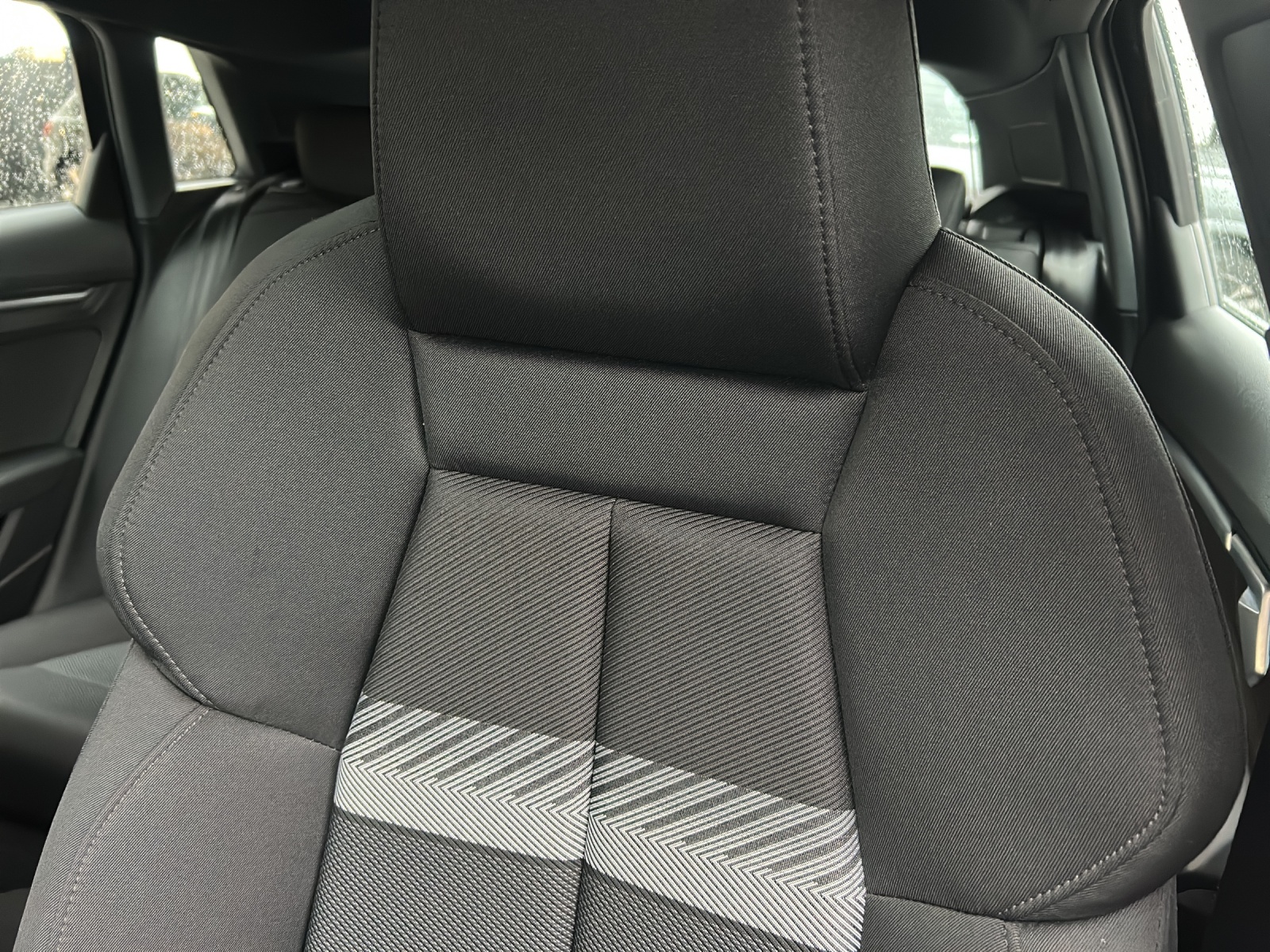 AUDI A3 Sportback 35 TFSI Attraction S-tronic-image-19