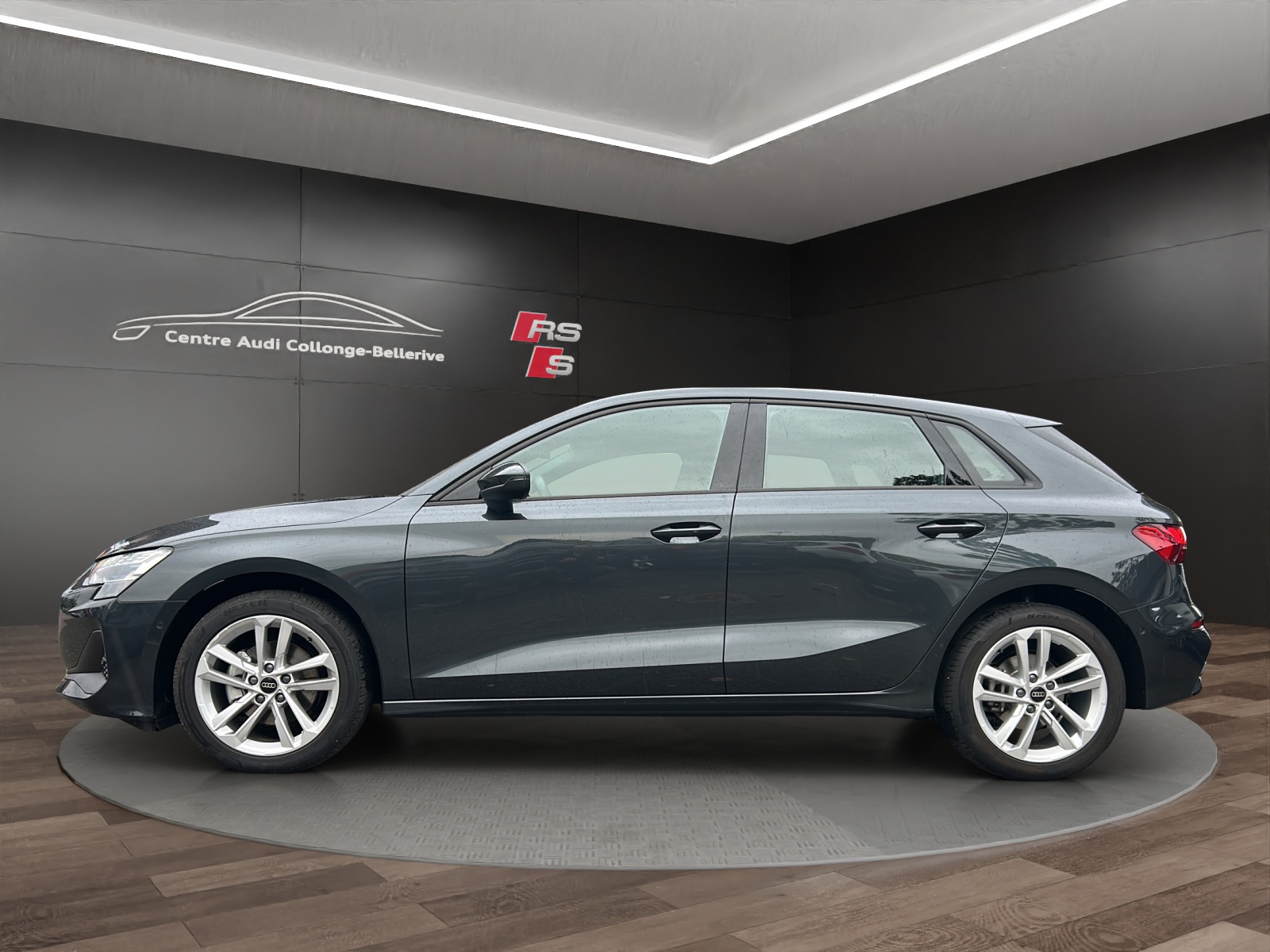 AUDI A3 Sportback 35 TFSI Attraction S-tronic-image-2