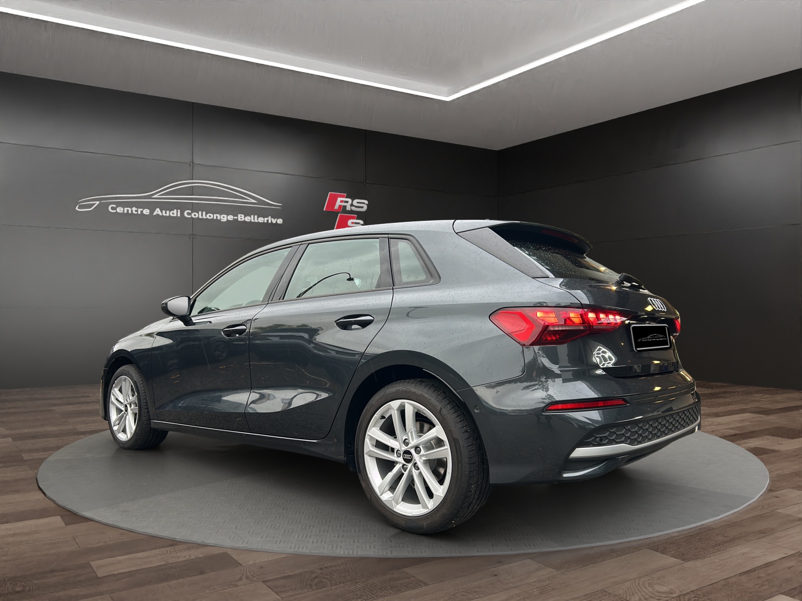 AUDI A3 Sportback 35 TFSI Attraction S-tronic-image-3