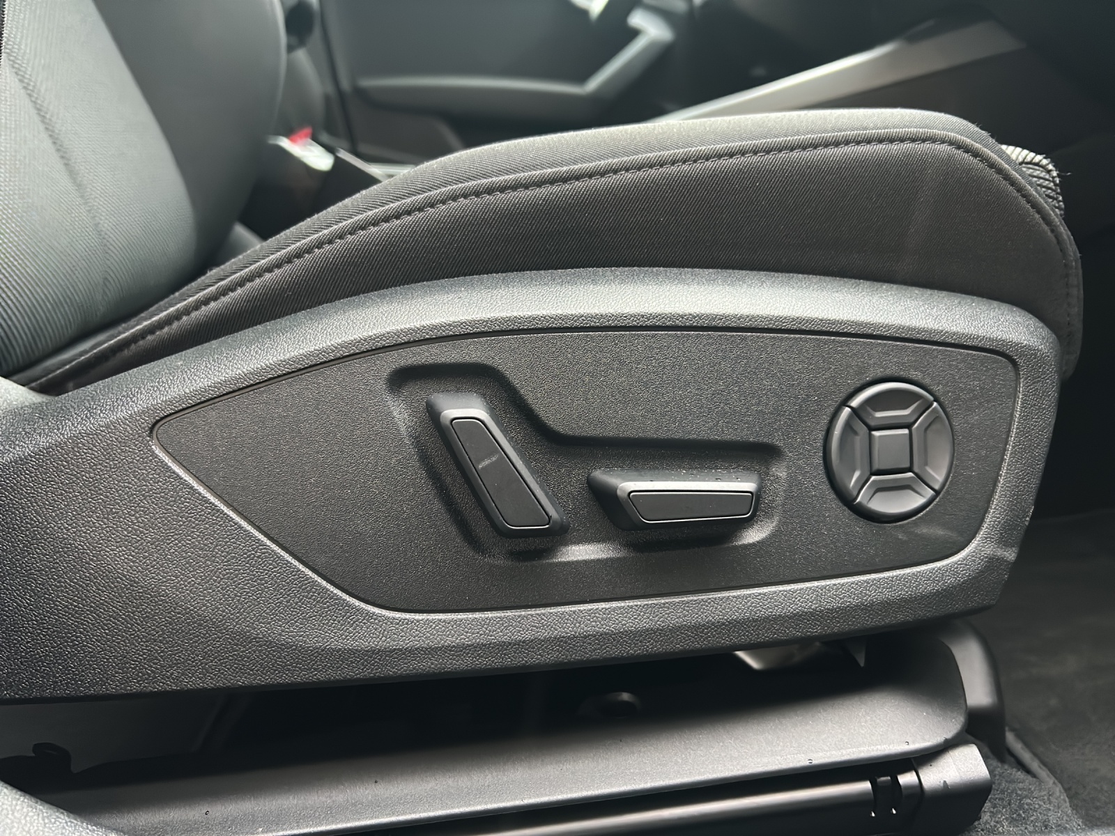 AUDI A3 Sportback 35 TFSI Attraction S-tronic-image-20