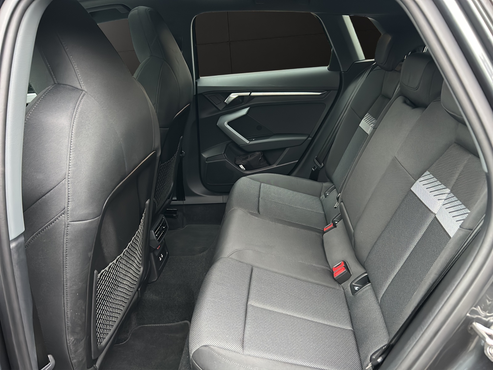 AUDI A3 Sportback 35 TFSI Attraction S-tronic-image-10