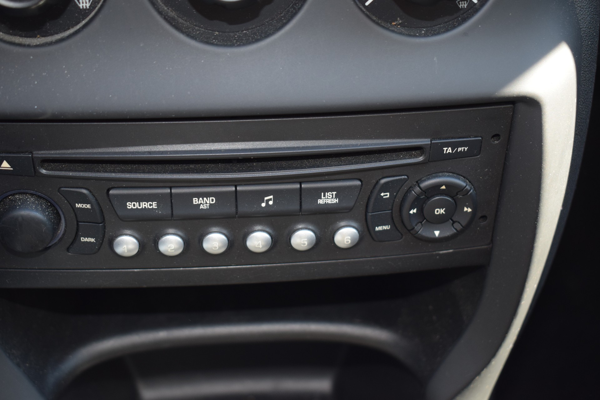 CITROEN C3 1.2i Attraction-image-8