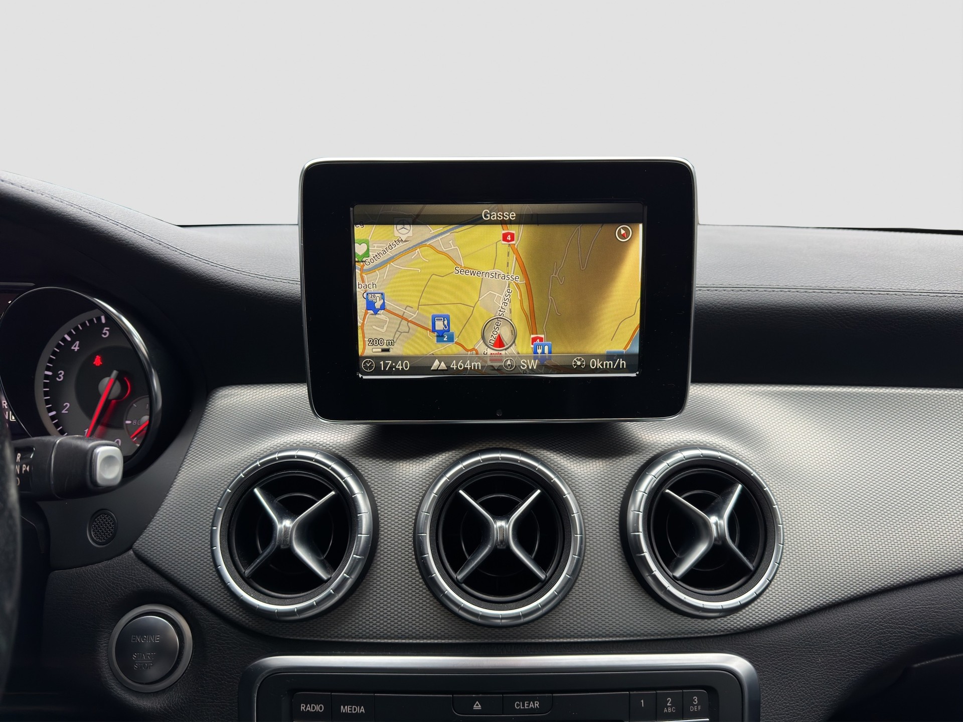 MERCEDES-BENZ CLA Shooting Brake 250 Urban 7G-DCT 4Matic-image-5