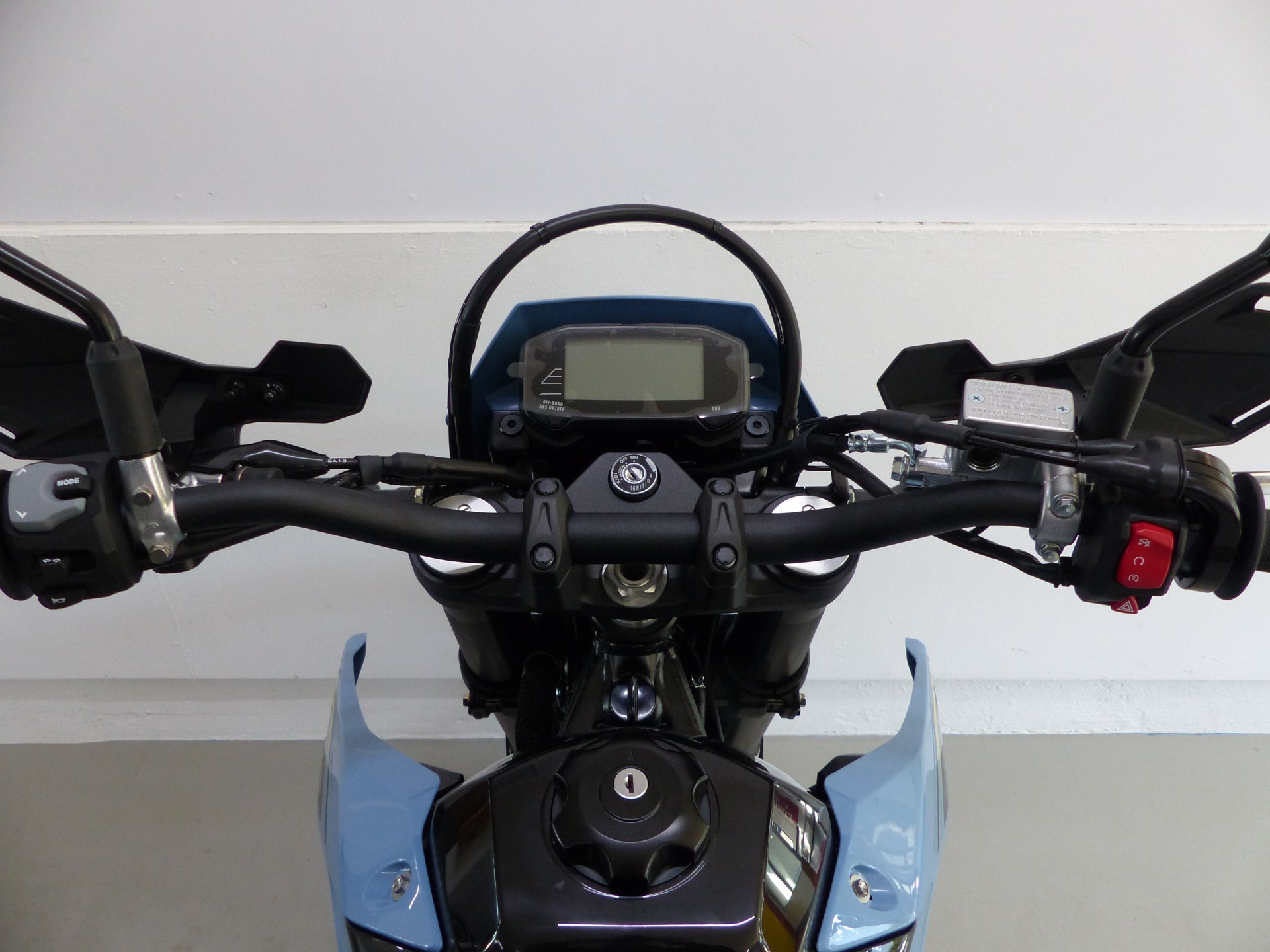 SUZUKI DR-Z4SM ABS MY26-image-4