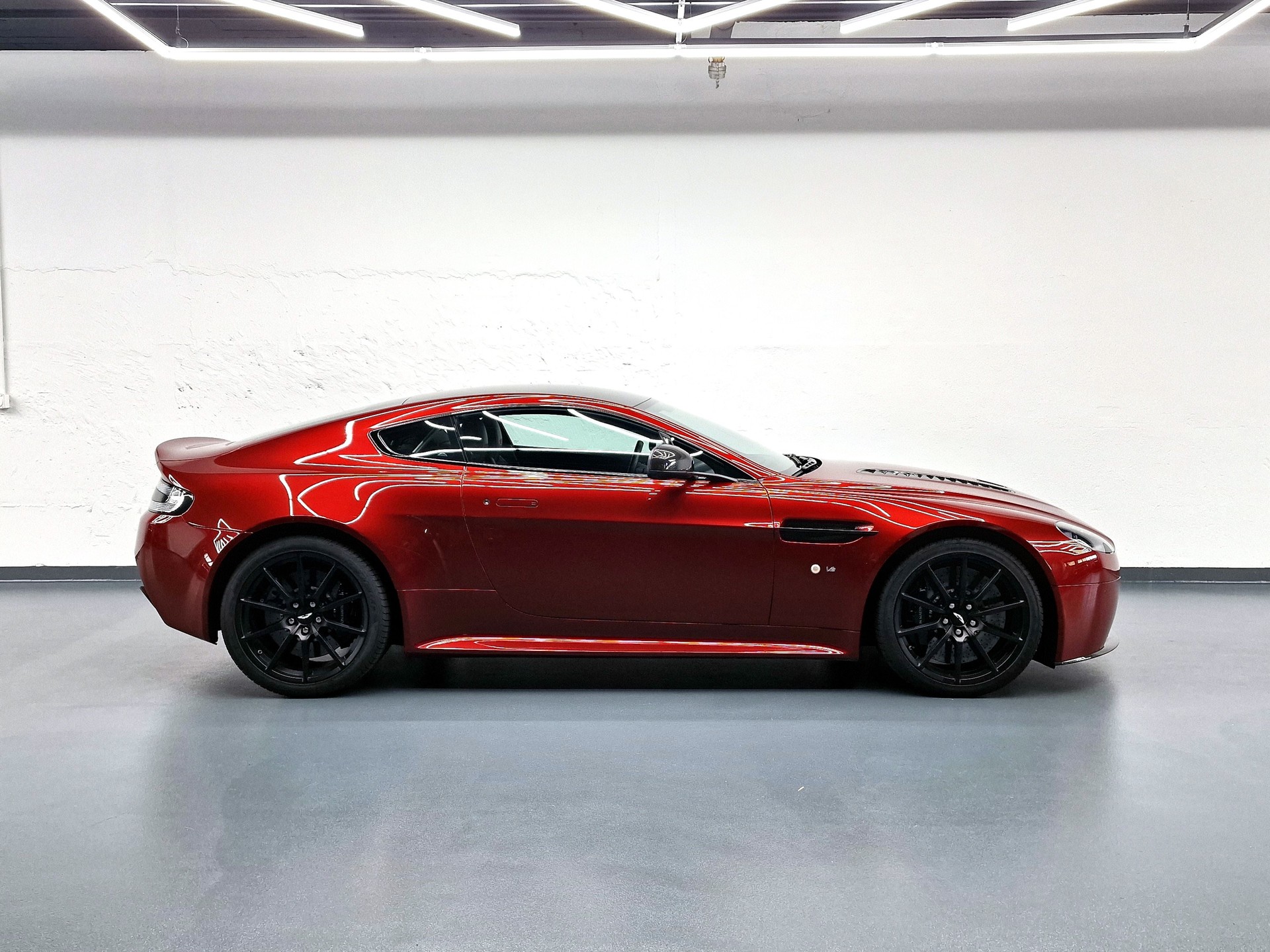 ASTON MARTIN V12 Vantage Coupé 6.0 S Sportshift
