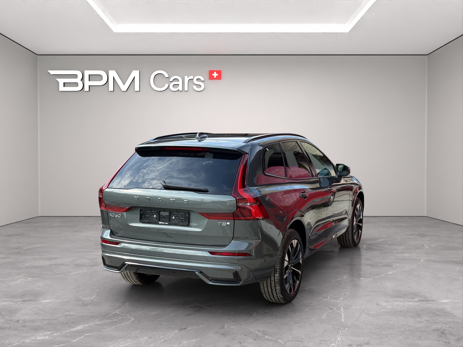 VOLVO XC60 2.0 T8 TE Ultra Dark eAWD-showroom-element-3
