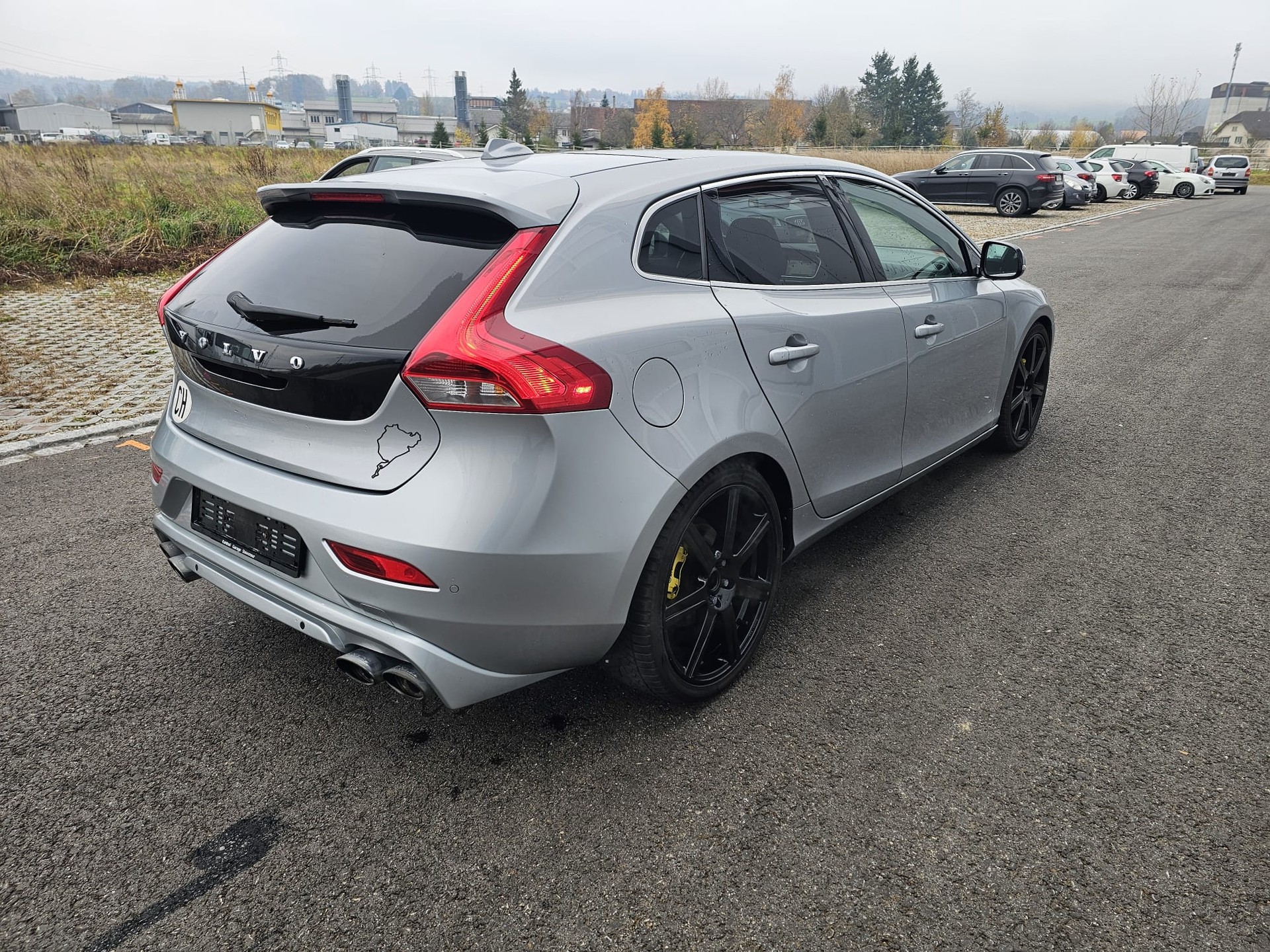 VOLVO V40 T4-image-4