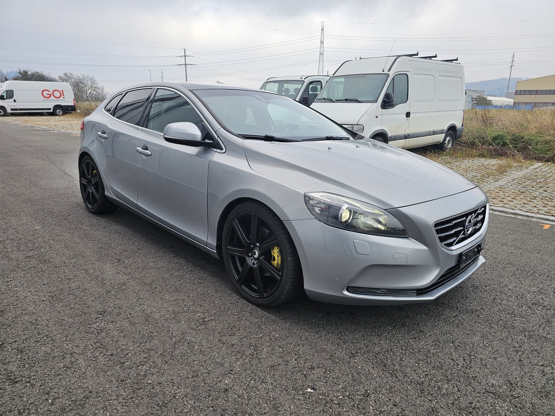 VOLVO V40 T4-image-6