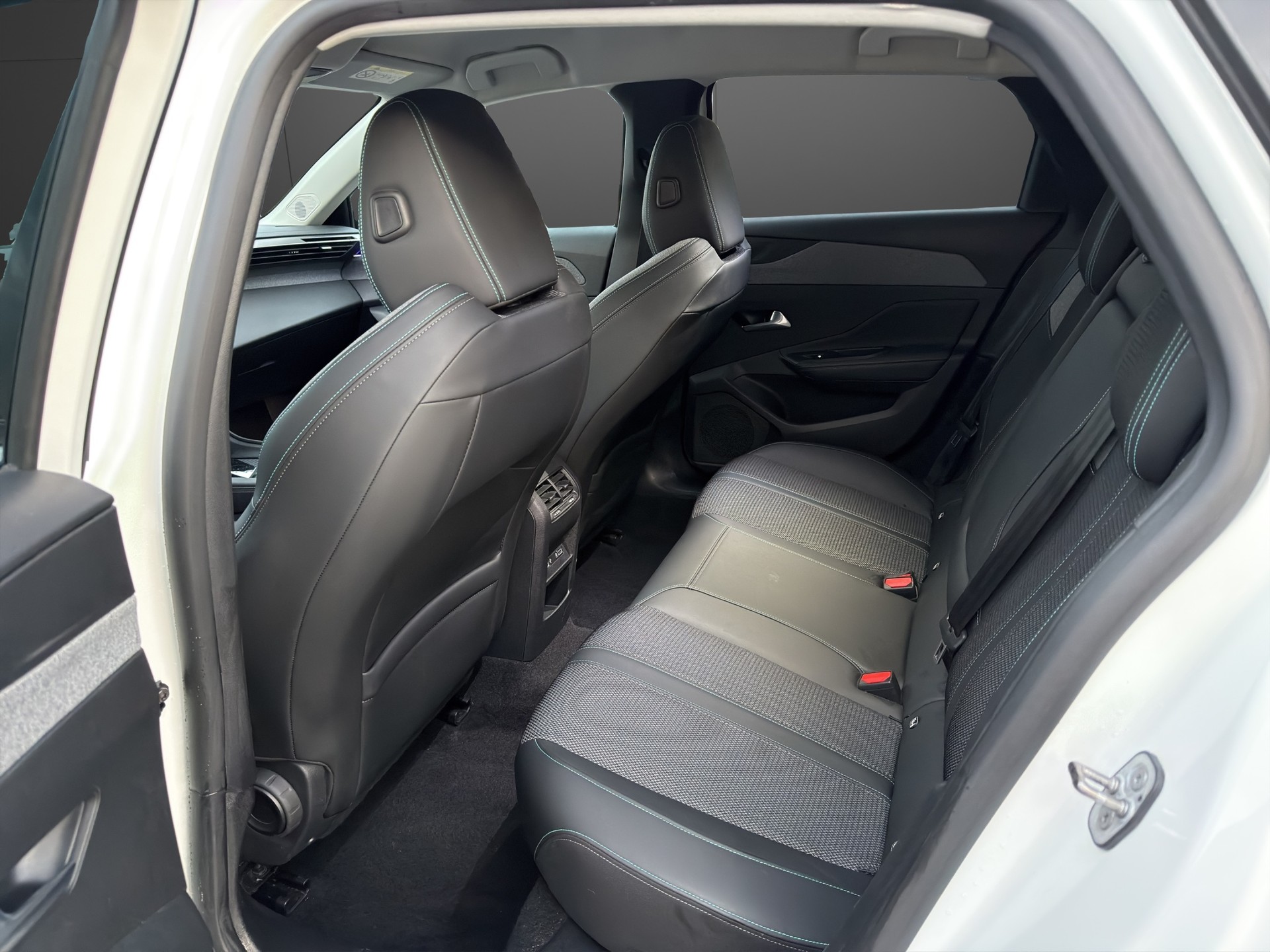 PEUGEOT 308 SW 1.5 BlueHDI Active Pack EAT8-image-22