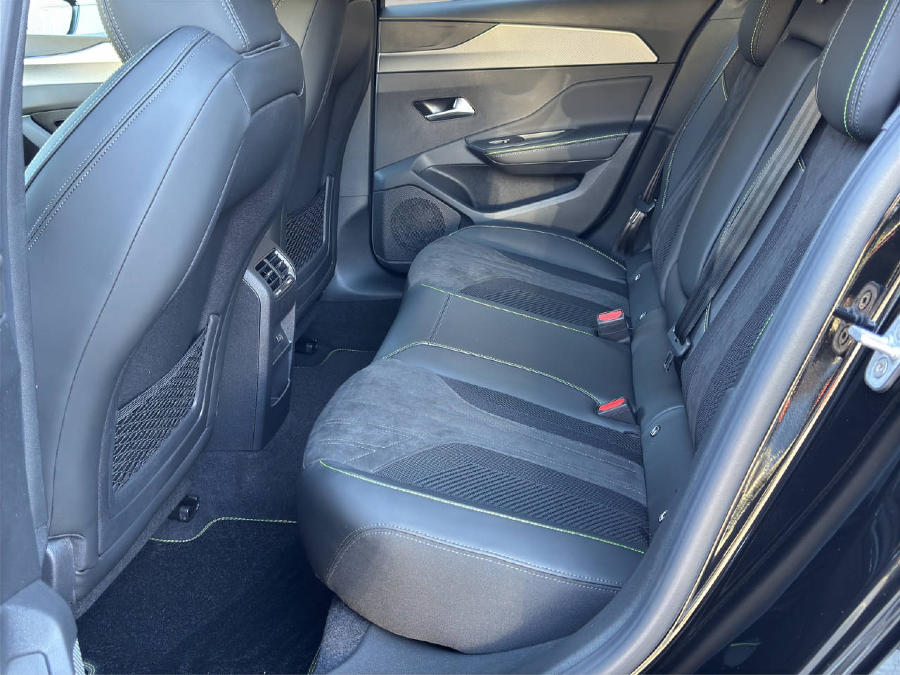 PEUGEOT 308 SW 1.6 PHEV 195 GT-image-9