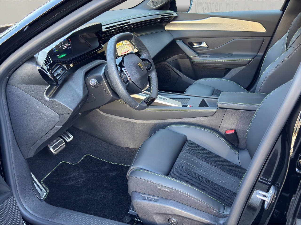 PEUGEOT 308 SW 1.6 PHEV 195 GT-image-3