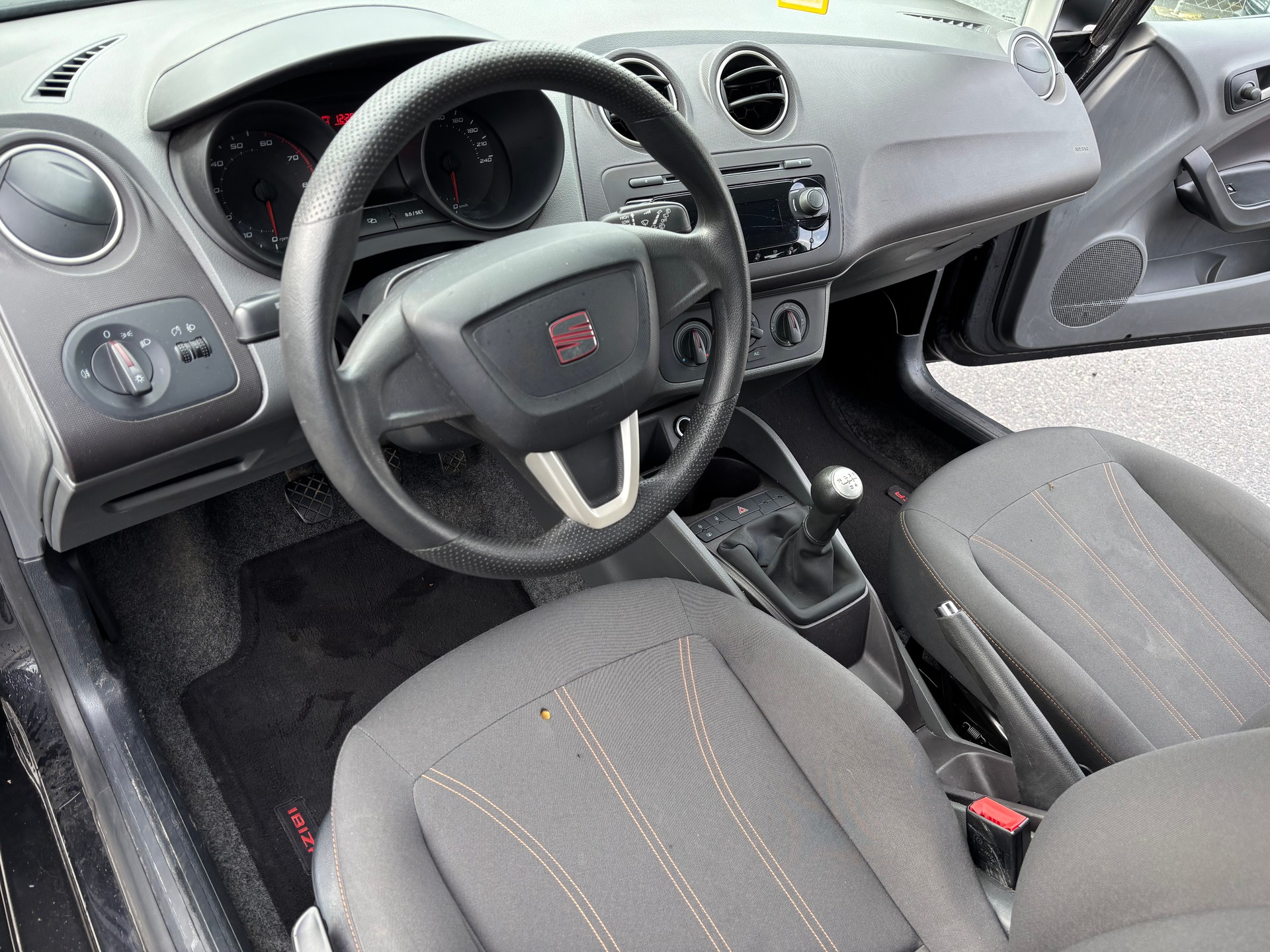 SEAT Ibiza SC 1.2 Entry-image-9