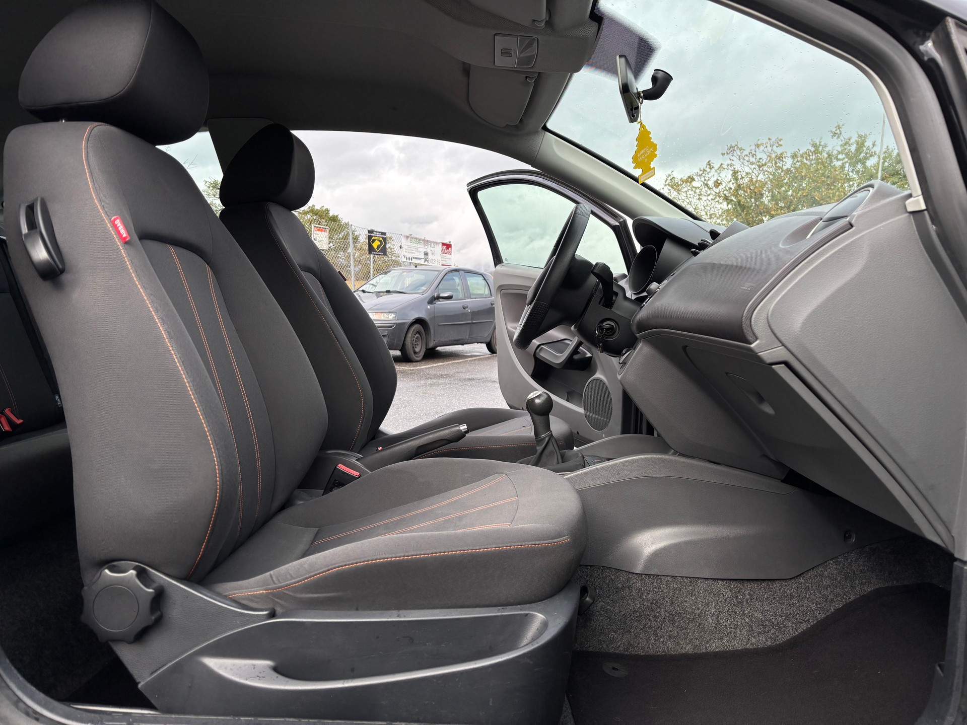 SEAT Ibiza SC 1.2 Entry-image-12