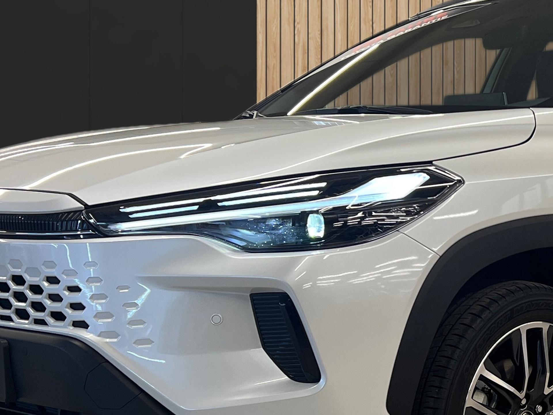 TOYOTA Corolla Cross 2.0 Trend e-CVT AWD-image-8