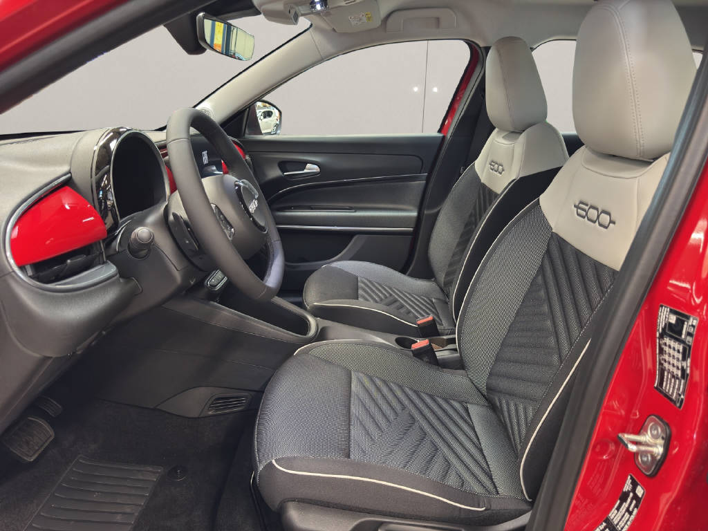 FIAT 600 1.2 Hybrid 145 Cult-image-15