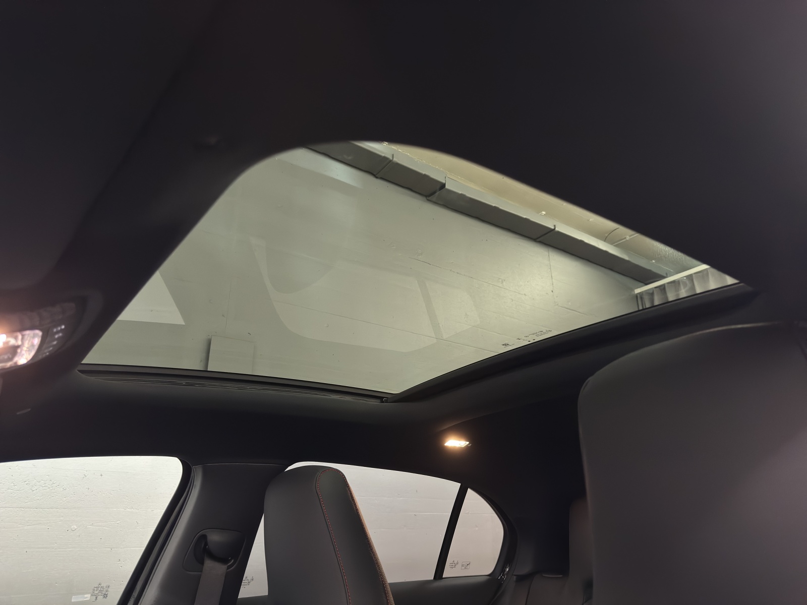MERCEDES-BENZ A 220 d AMG Line-image-12