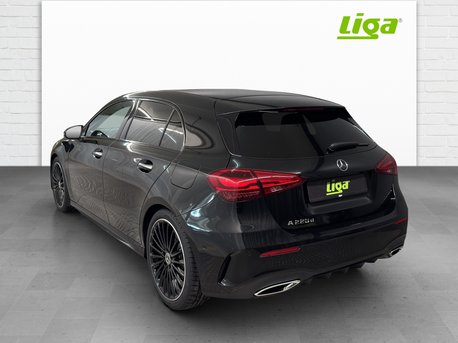 MERCEDES-BENZ A 220 d AMG Line-image-3