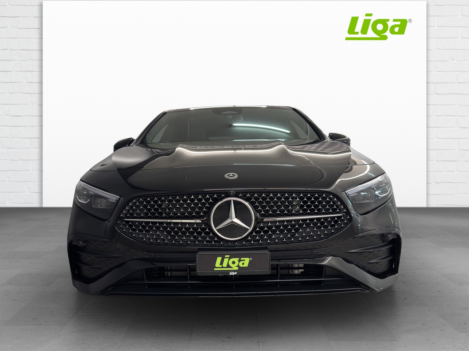 MERCEDES-BENZ A 220 d AMG Line-image-2