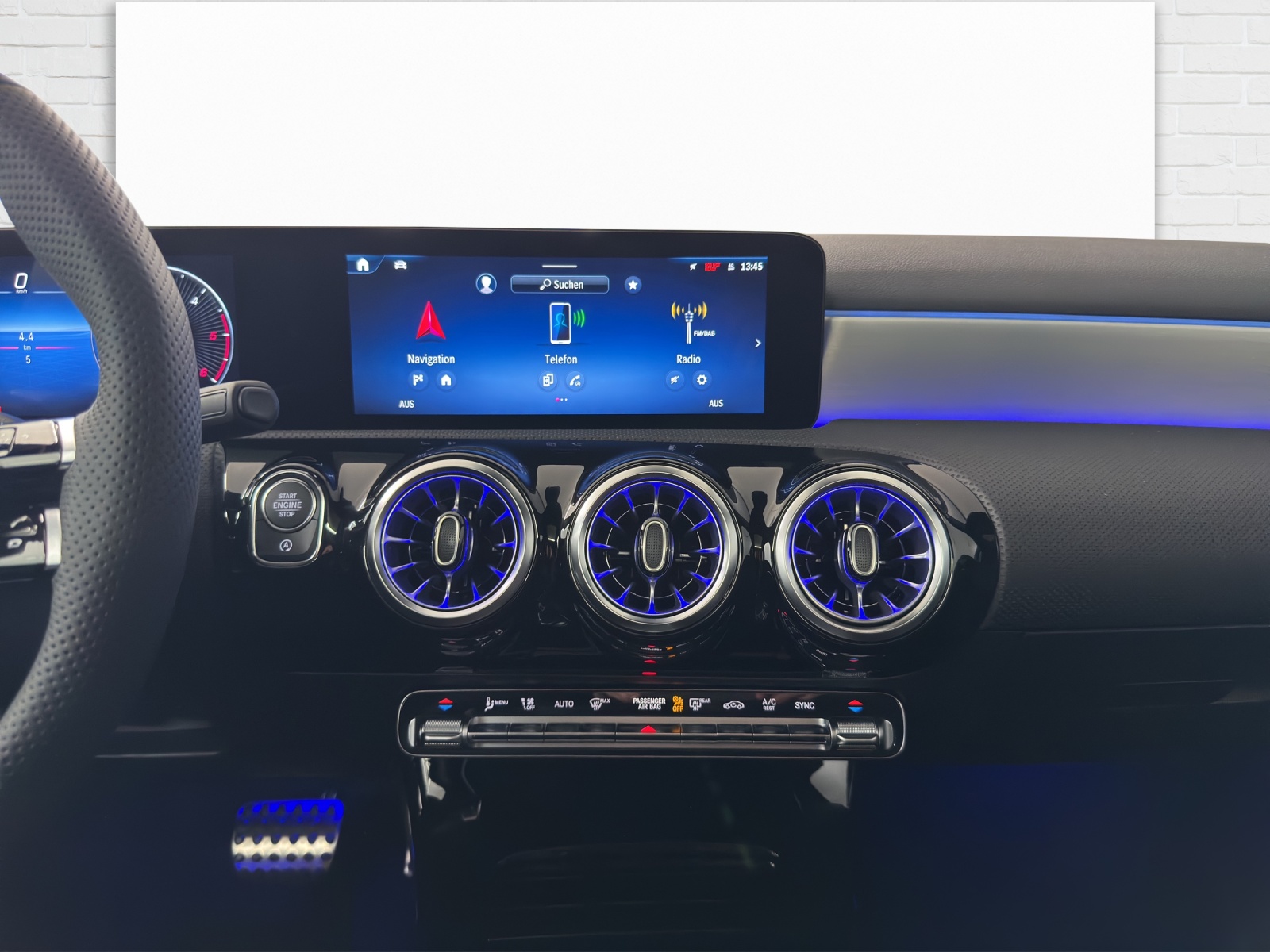 MERCEDES-BENZ A 220 d AMG Line-image-8