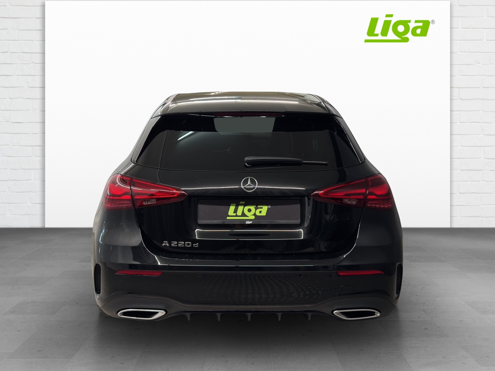 MERCEDES-BENZ A 220 d AMG Line-image-4